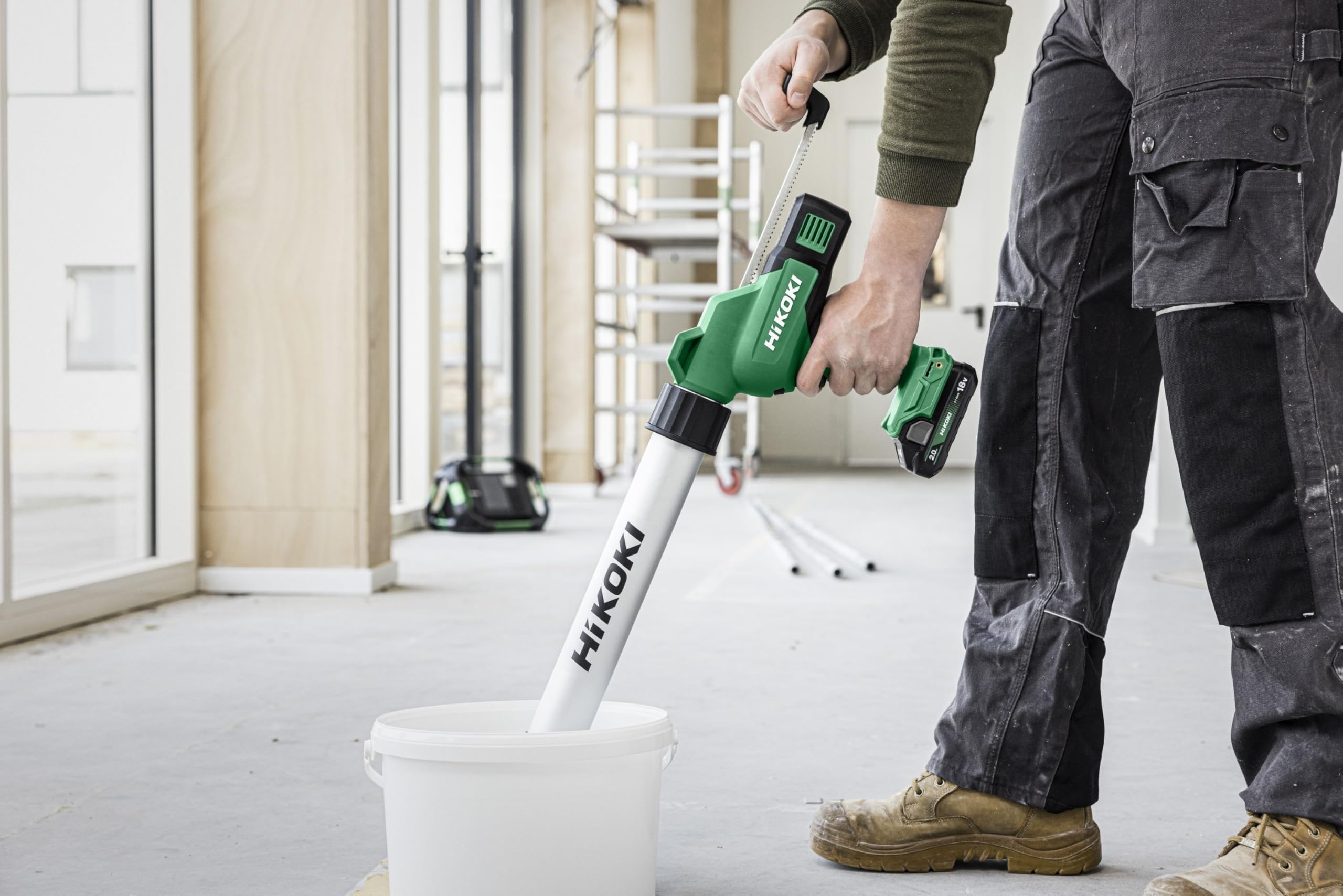 HiKOKI Pistolet à Cartouche sans Fil, Presse-Mastic 18 V, 400 ml, 3000 N | Outil de scellement avec 6 vitesses et fonction anti-goutte, livré avec lunettes de protection, sans batterie ni chargeur