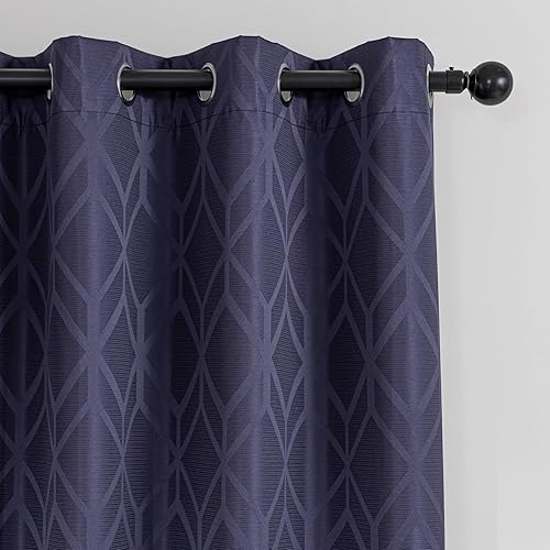 Miniatura 4 de Amazon Basics Cortinas Jacquard 100% opacas de 2 piezas, cortinas para sala de estar y dormitorio, tratamiento de ventana con aislamiento térmico,