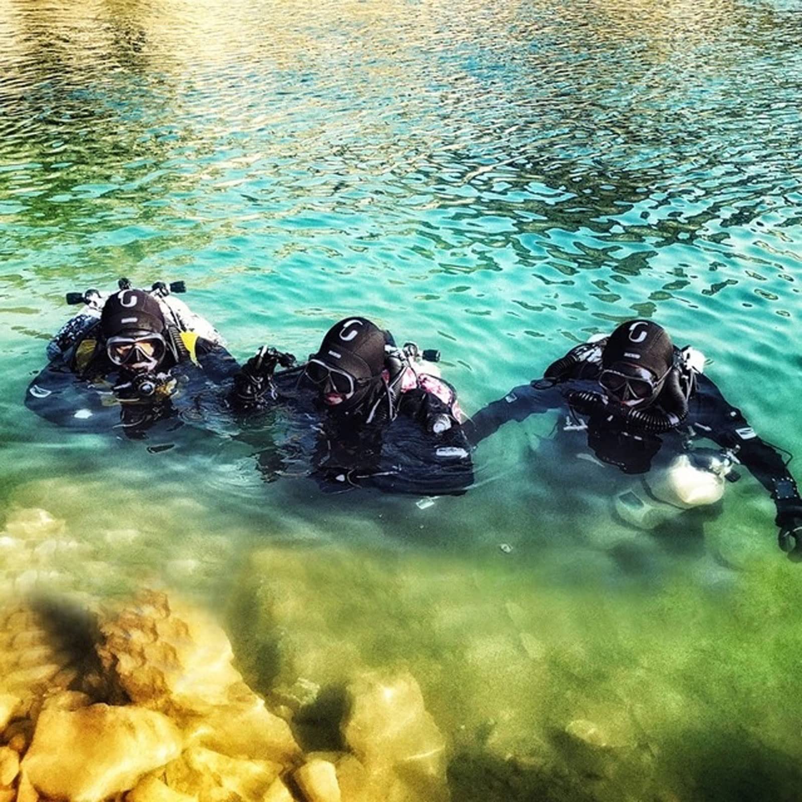 Czepek pływacki 3 mm neoprenowe nakrycie głowy do nurkowania mężczyźni kobiety zakrywająca szyję odporna na słońce czapka surfingowa do snorkelingu unisex zima pływanie kaptur termiczny (S)