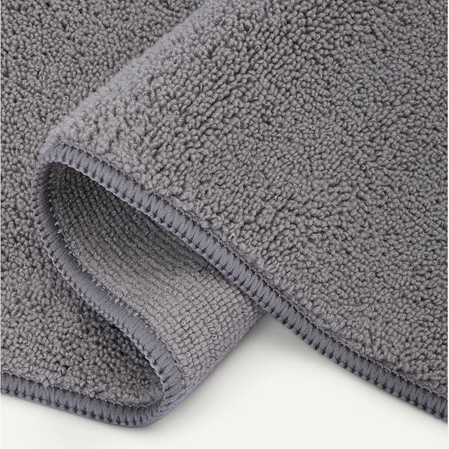 Foto 4 de 5 de Amazon Basics Cepillo de Baño para Perros con Toalla de Secado Rápido