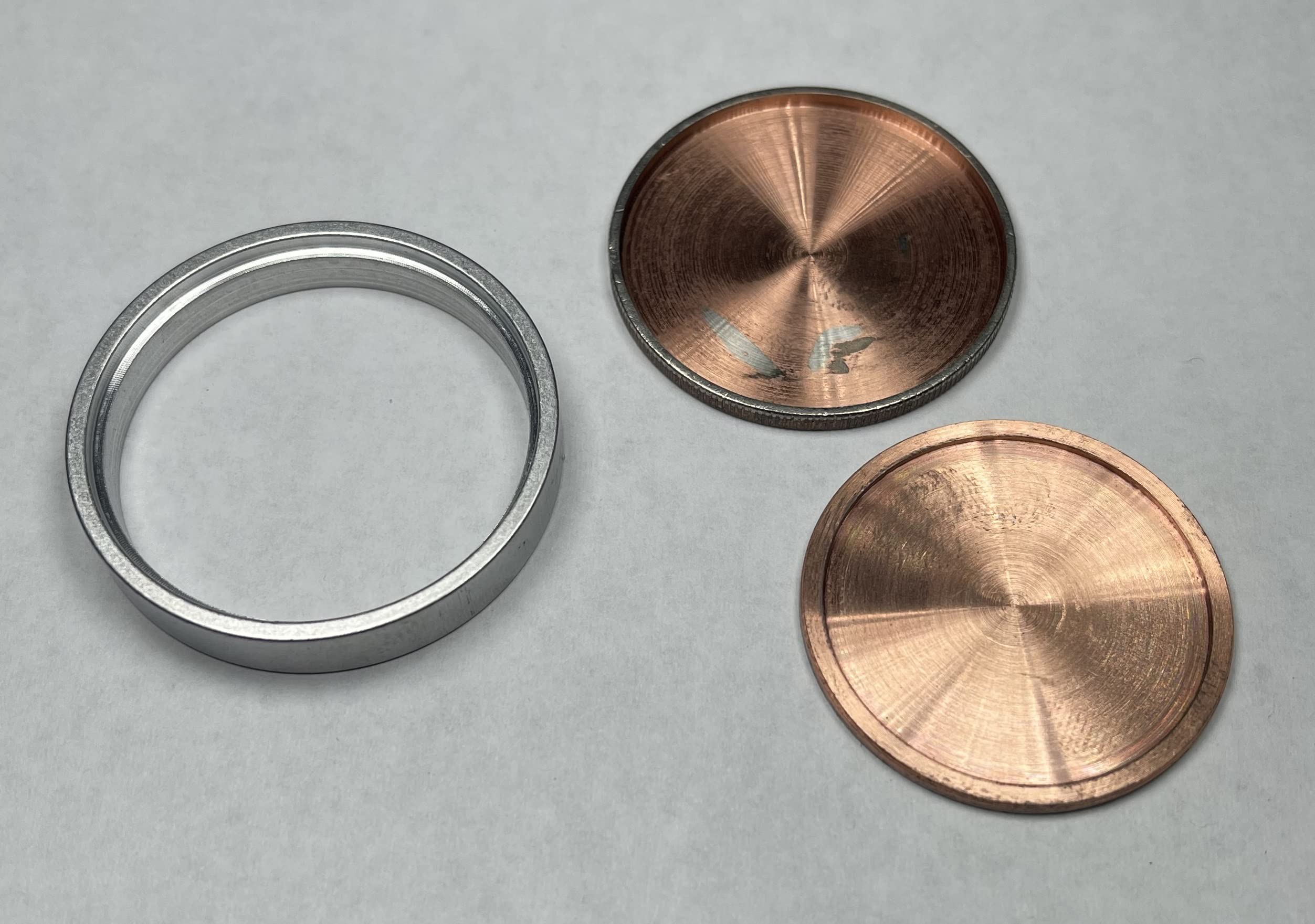 Amazon.co.jp: 目立たないコインは、実際のコインから精巧に手作業で機械加工され、秘密の内部コンパートメント(アメリカドル)を作ることができます。  : DIY・工具・ガーデン