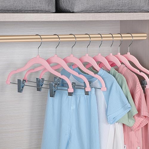 Miniatura 6 de Perchas de terciopelo para faldas para niños, paquete de 24 perchas de terciopelo para bebé con clips ajustables, perchas para pantalones, ahorro de