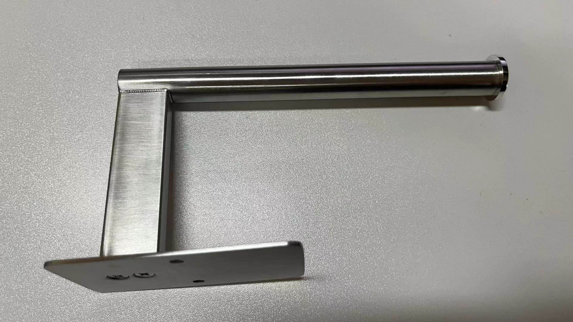 ブラッシュドニッケル トイレットペーパーホルダー 棚と収納付き – プレミアム品質 SUS304 ステンレススチール 流せるワイプディスペンサー –  ネジと粘着性のあるトイレットペーパーホルダー バスルーム用 (2パック) ブラッシュドニッケル トイレットペーパーホルダー ... ブラッシュドニッケル トイレットペーパーホルダー 自己粘着またはネジ式壁取り付けトイレロールホルダー ステンレススチール ダブルポス