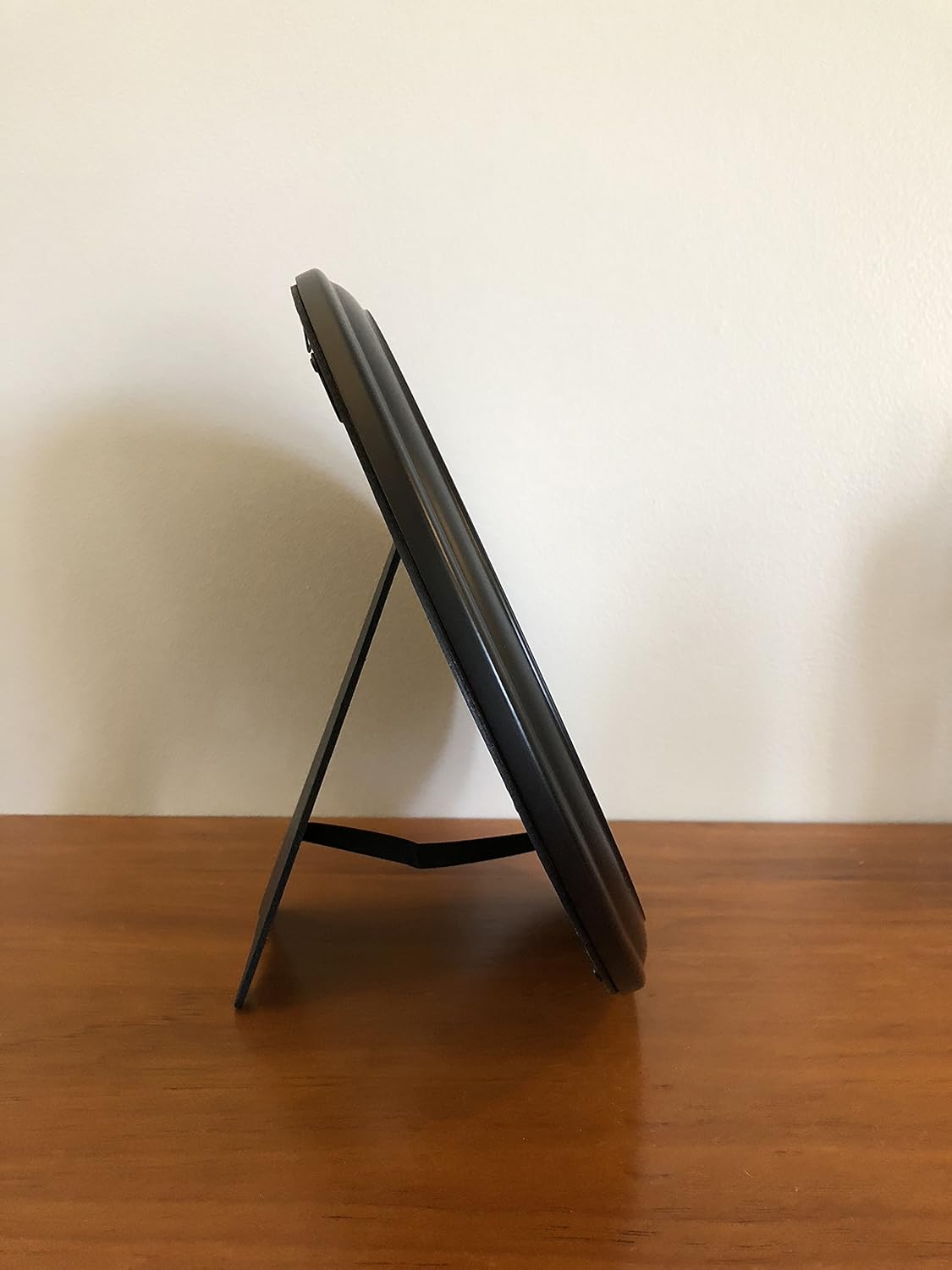 CUT ARTS Round Black 10" Picture Frame