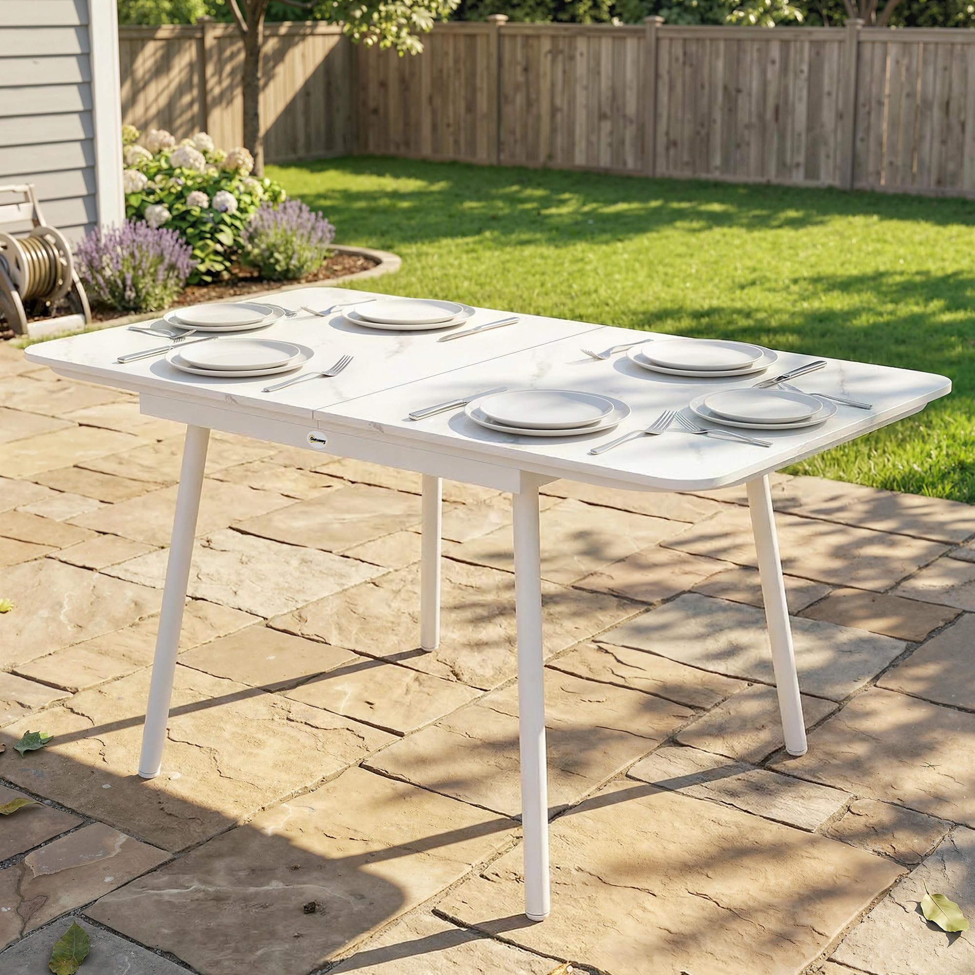 Outsunny Tavolo da Giardino per 6 Persone 140x80 cm Rettangolare Bianco | Tavolo da Pranzo Esterno, Piano in Composito Legno-Plastica Effetto Marmo, Struttura in Metallo, per Patio Terrazzo