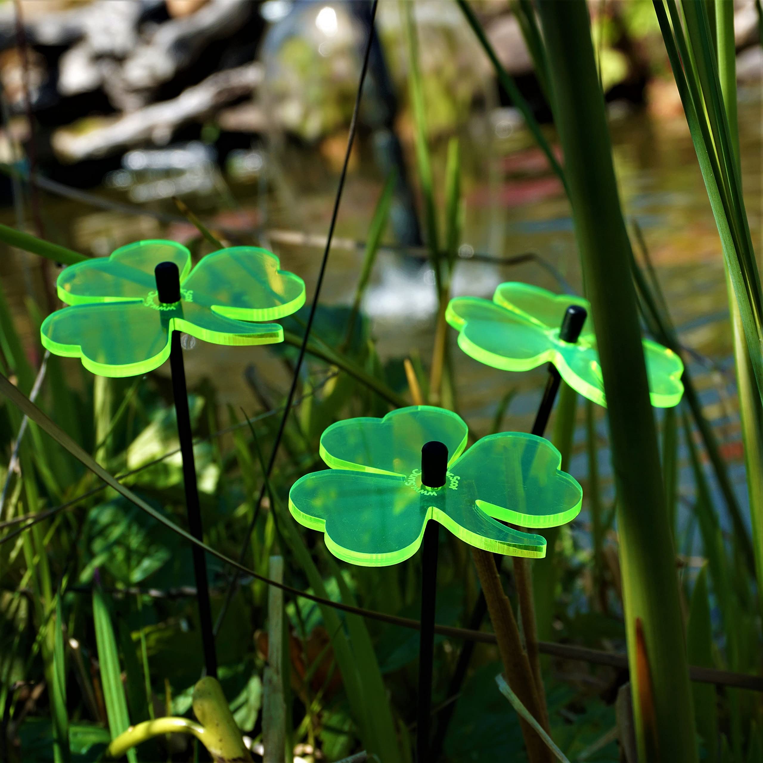 Shamrocks SunCatcher Garden Decor Ornaments Set of 3 Decorative Garden Stakes or Table Decor 25cm/10 inches high Patio Yard Gardeners Gift, Colour:fluorescent Green