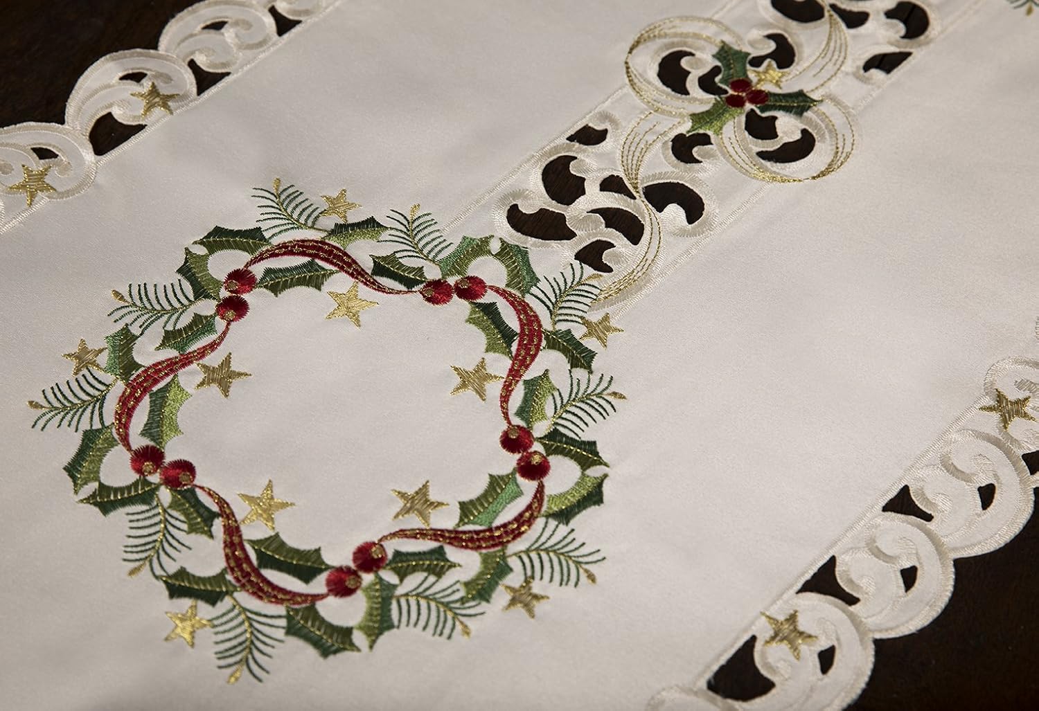XD17103 Ribbon Wreath Christmas Table Runner, 15 by 34-Inch, Ivory
