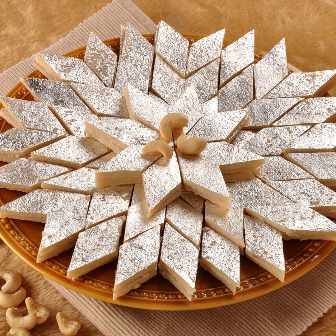 Kaju Katli, 400g (Pack of 1), Indian Cashew Sweet in Diamond Form Box (Sliver cotted)