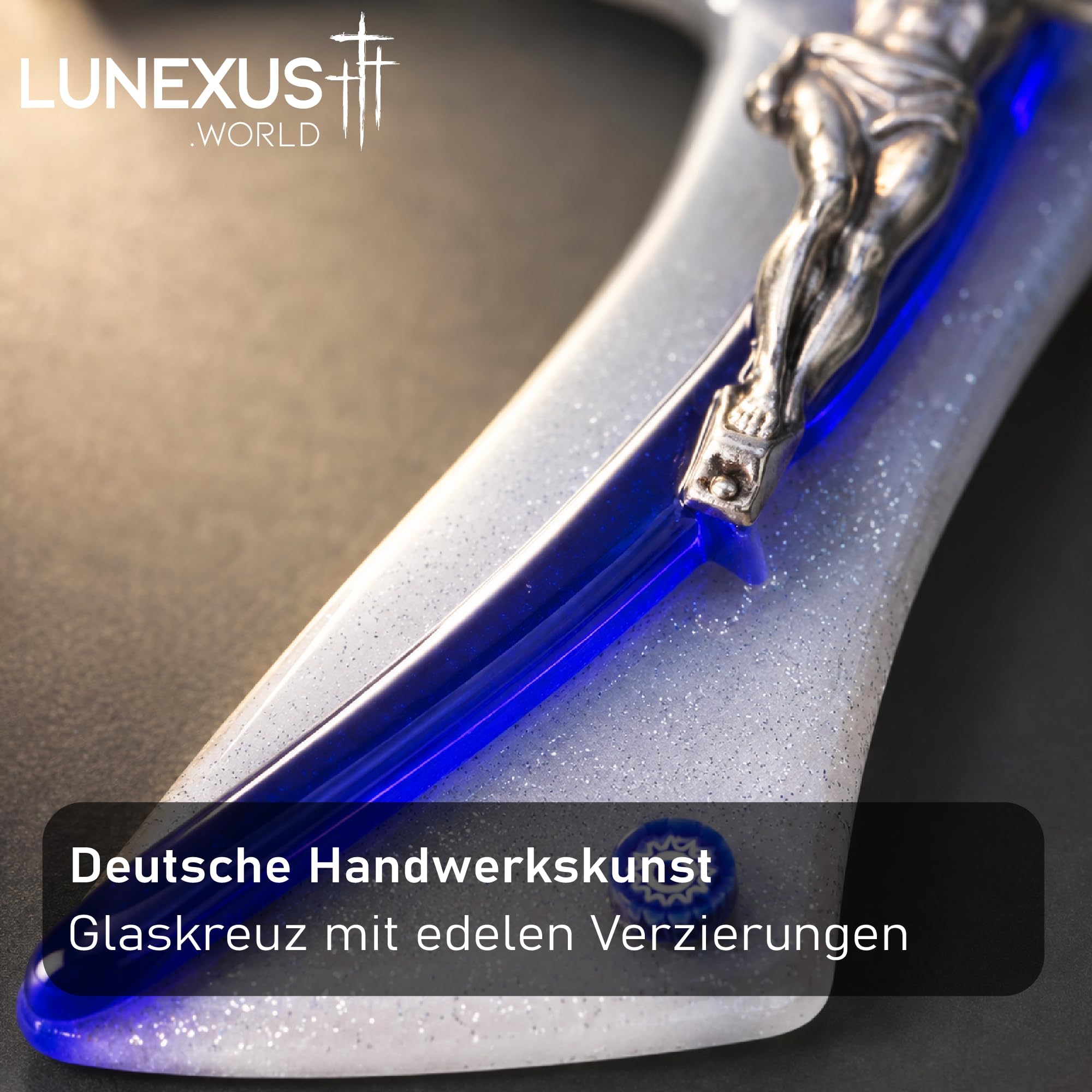 Lunexus Szklany krzyż ścienny 16 cm z korpusem Jezusa INRI biały/niebieski
