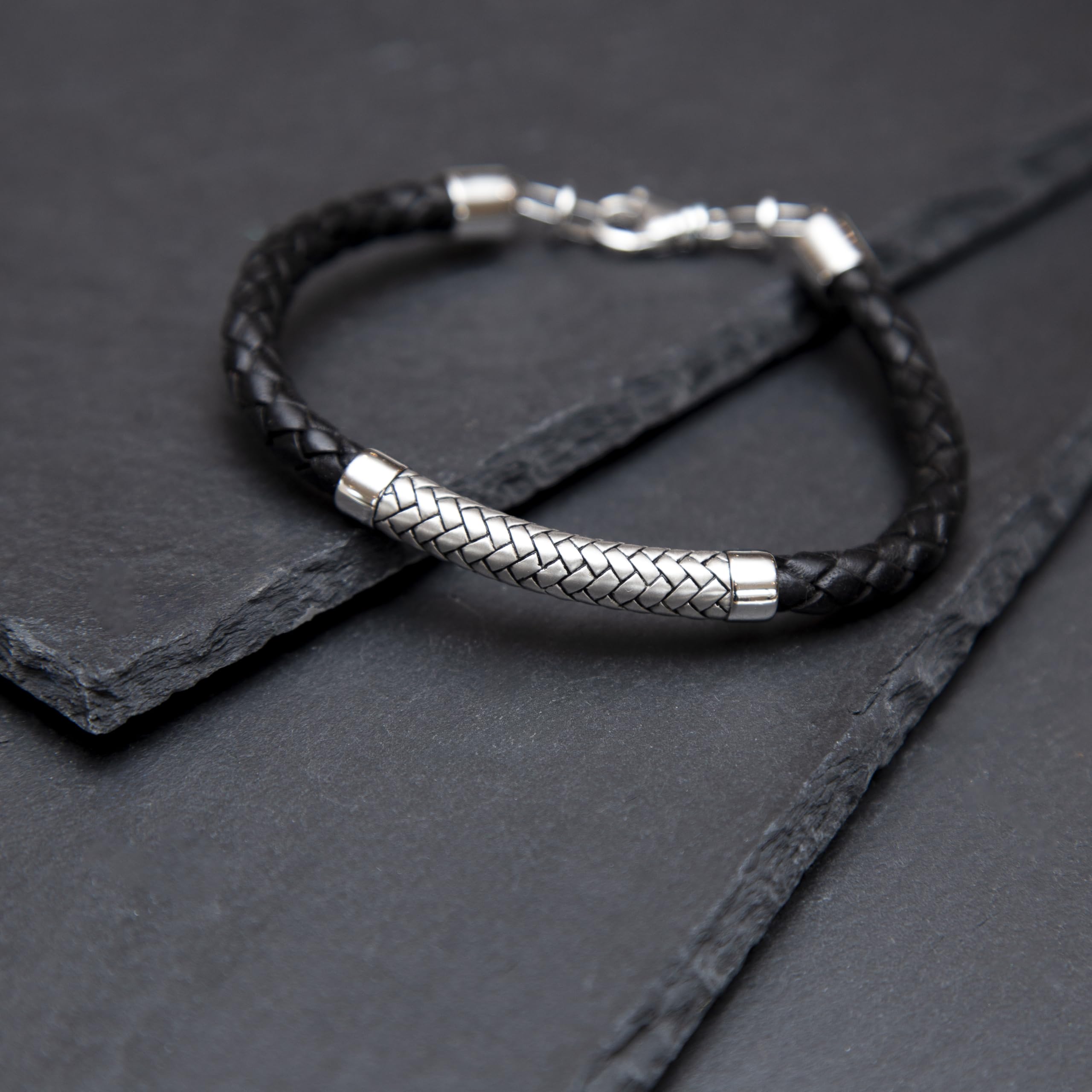 Tuscany Silver Pulsera de Plata de Ley de 7.5 mm con Cuero Negro y Satén en Espinapez para Hombre de 21.5cm/8.5"