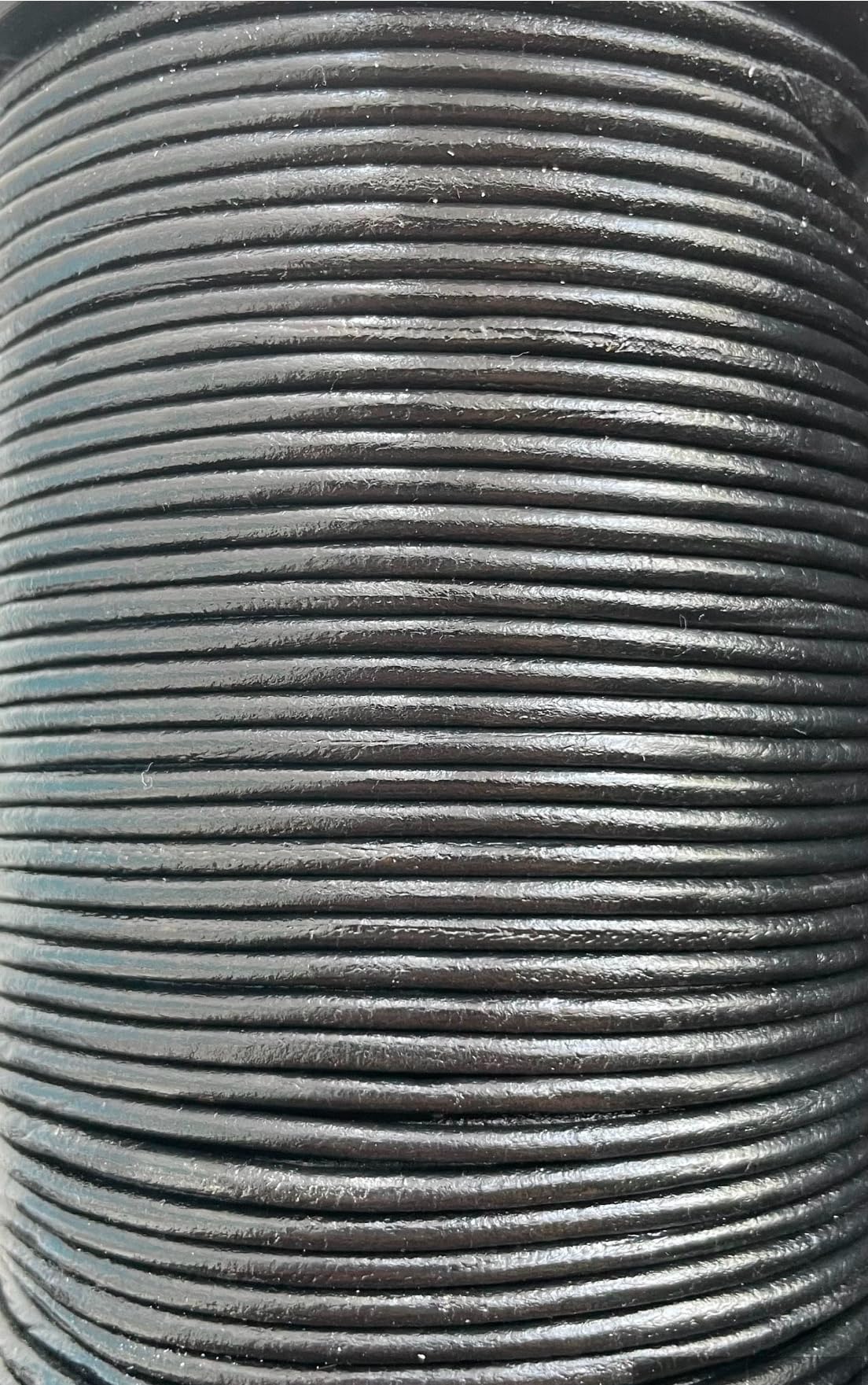 Cordon rond en cuir de vachette véritable de 2,5 mm pour fabrication de bijoux Noir 50 m