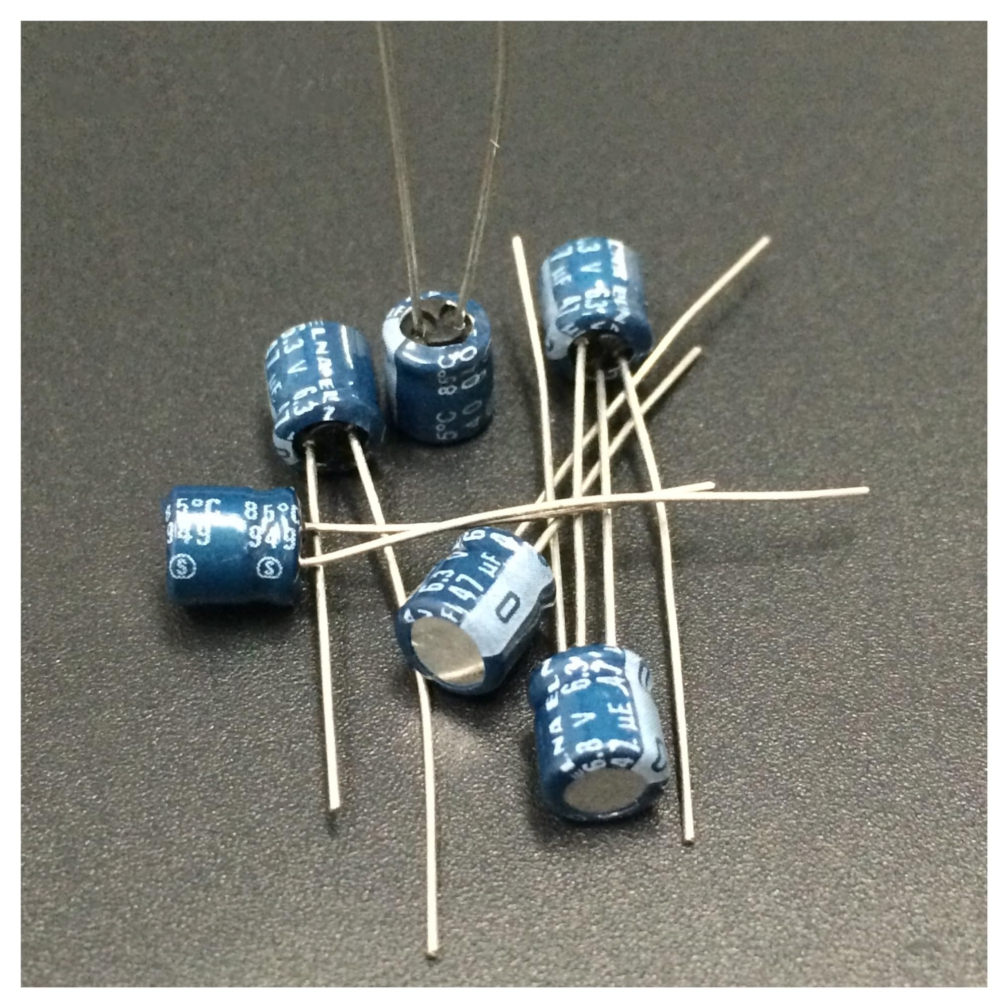 Condensateur audio bleu 47uF 6.3V format compact 5x5mm pour circuit sonore en lot de 10pcs