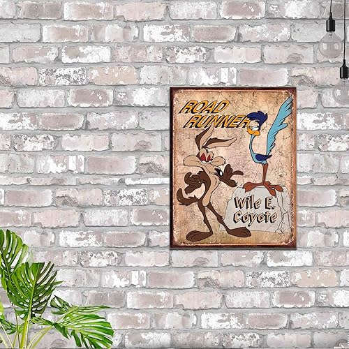 Miniatura 4 de Desperate Enterprises Road Runner & Wile E Coyote - Letrero de hojalata nostálgica vintage de metal para pared, fabricado en Estados Unidos