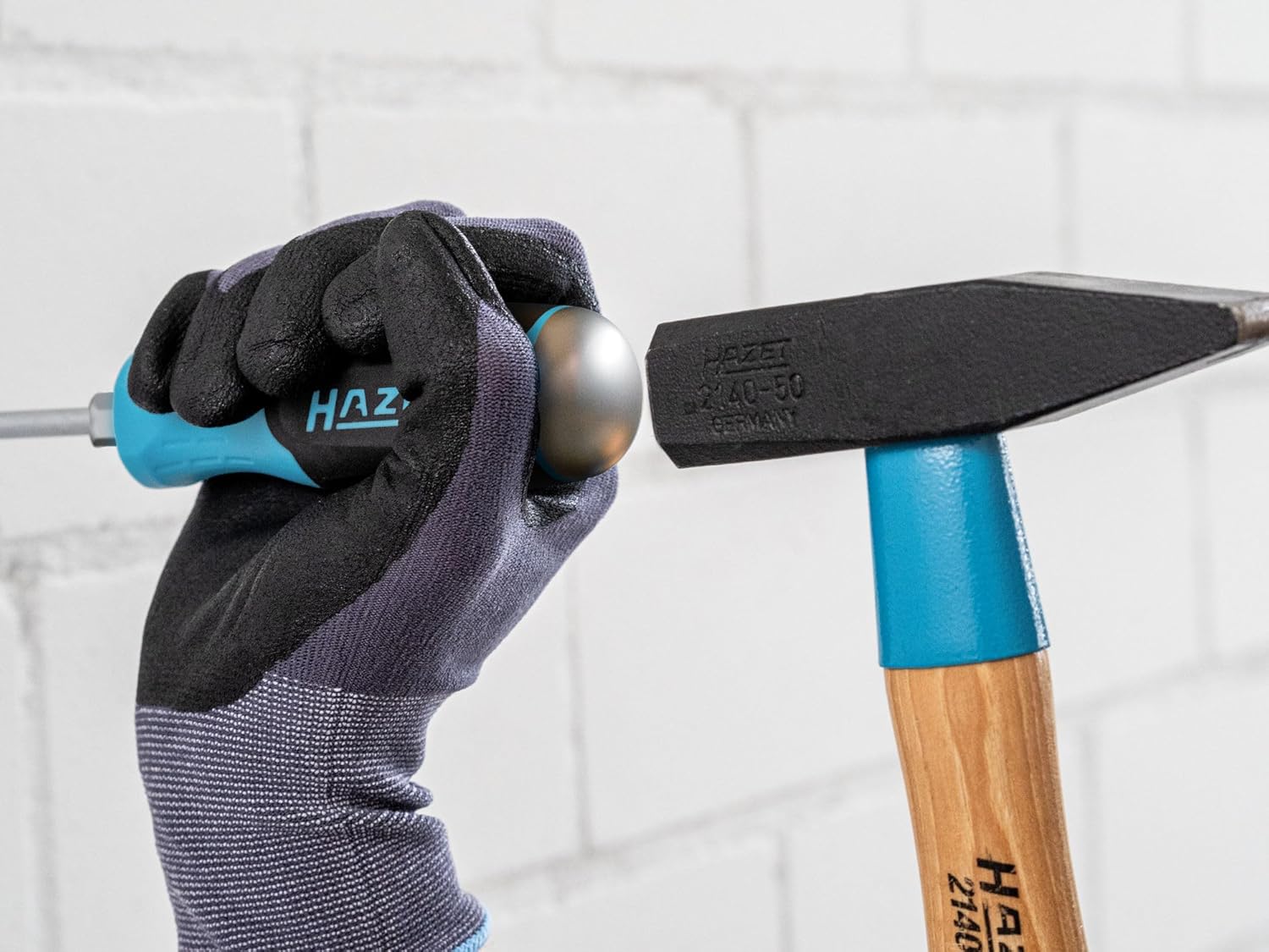 HAZET Screwdriver with impact cap, 811S-70, SW 1.2 x 7 mm, slotted profile, 225 mm length, steel impact cap for loosening fixed screws