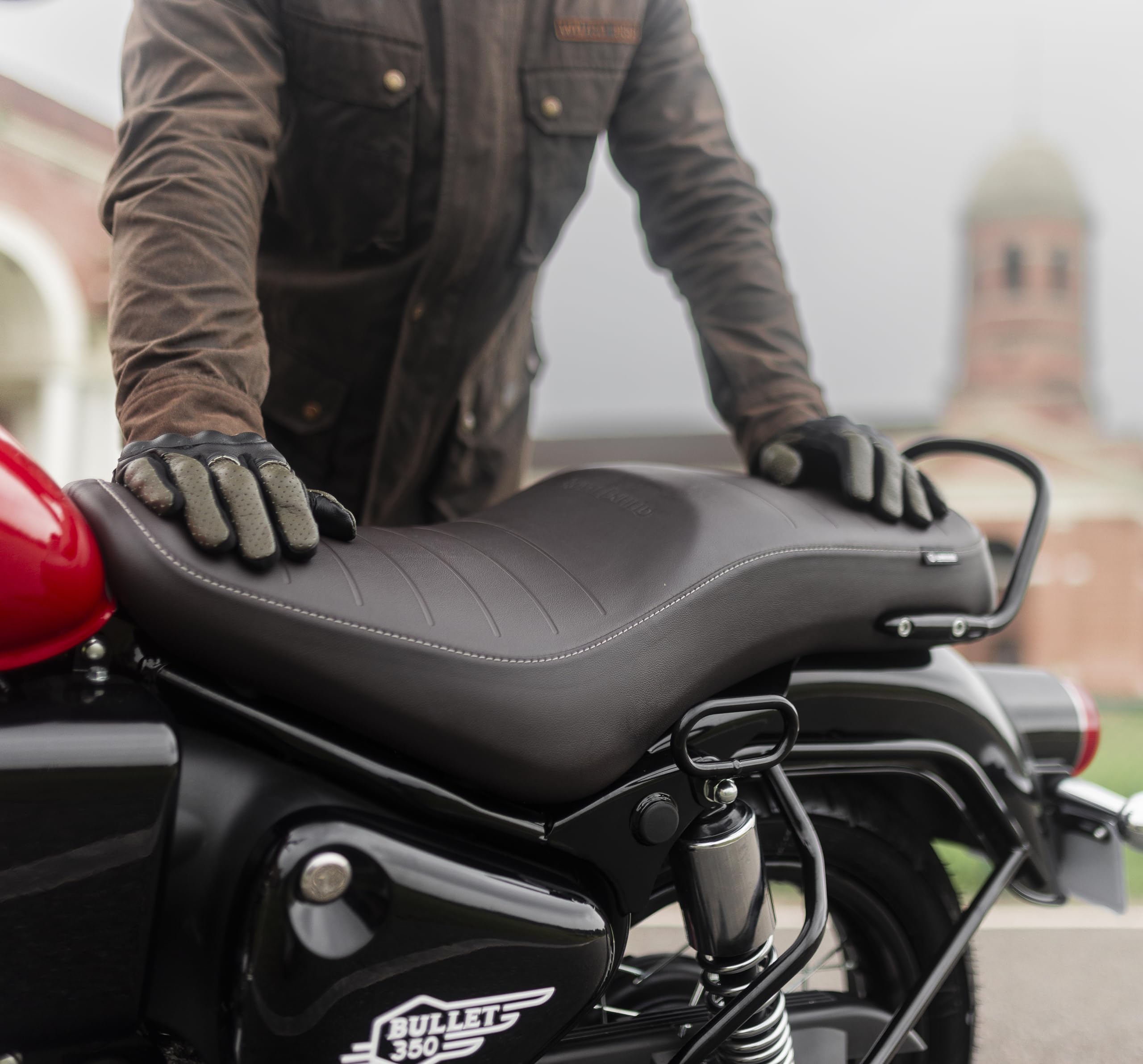 Royal Enfield KXA00054 Brown Low Ride Dual Seat per il nuovo modello 2023 della pallottola