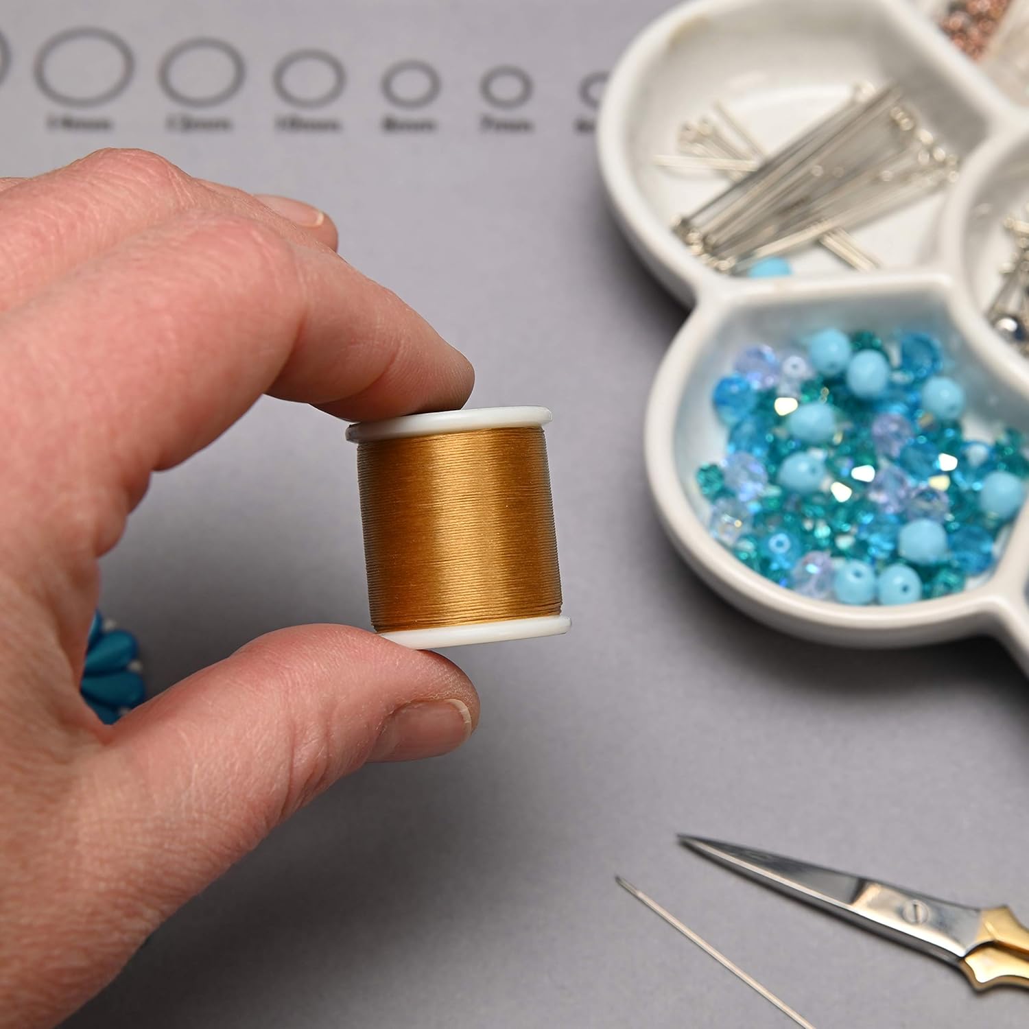 日本製　ナイロンビーズ糸K.O.　デリカ用　ゴールド50ｍ