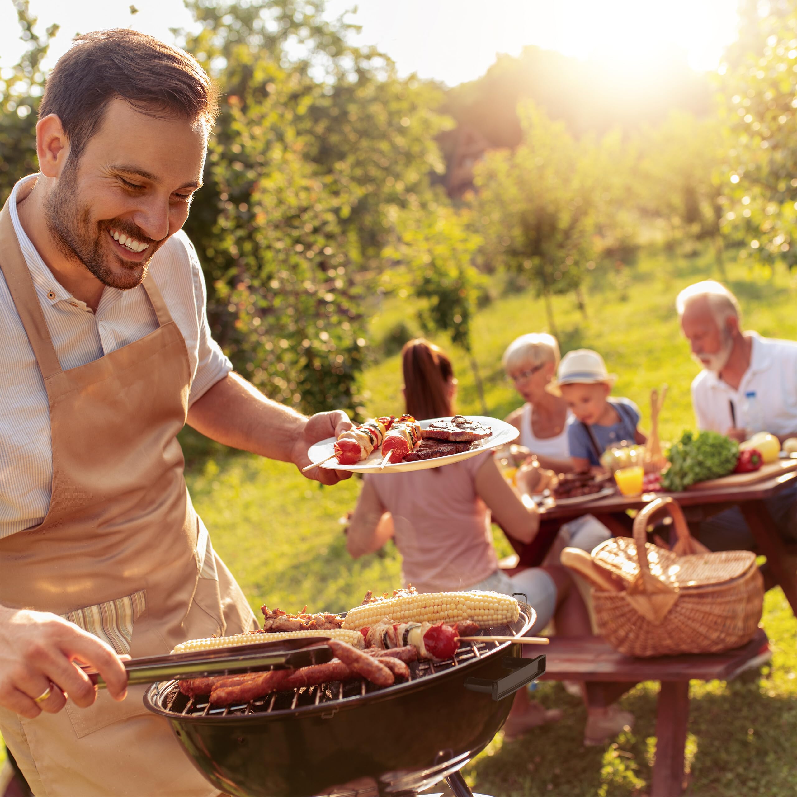 Relaxdays Barbacoa Carbón, 44 cm Ø, Parrilla con Recogedor de Cenizas, Asador Carne, Verdura, con Ruedas, BBQ, Negro