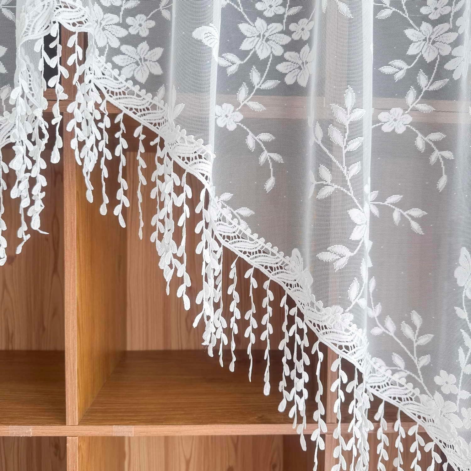 1 Panel Luxury White Floral Sheer Arched Valance with Tassels for Doorway