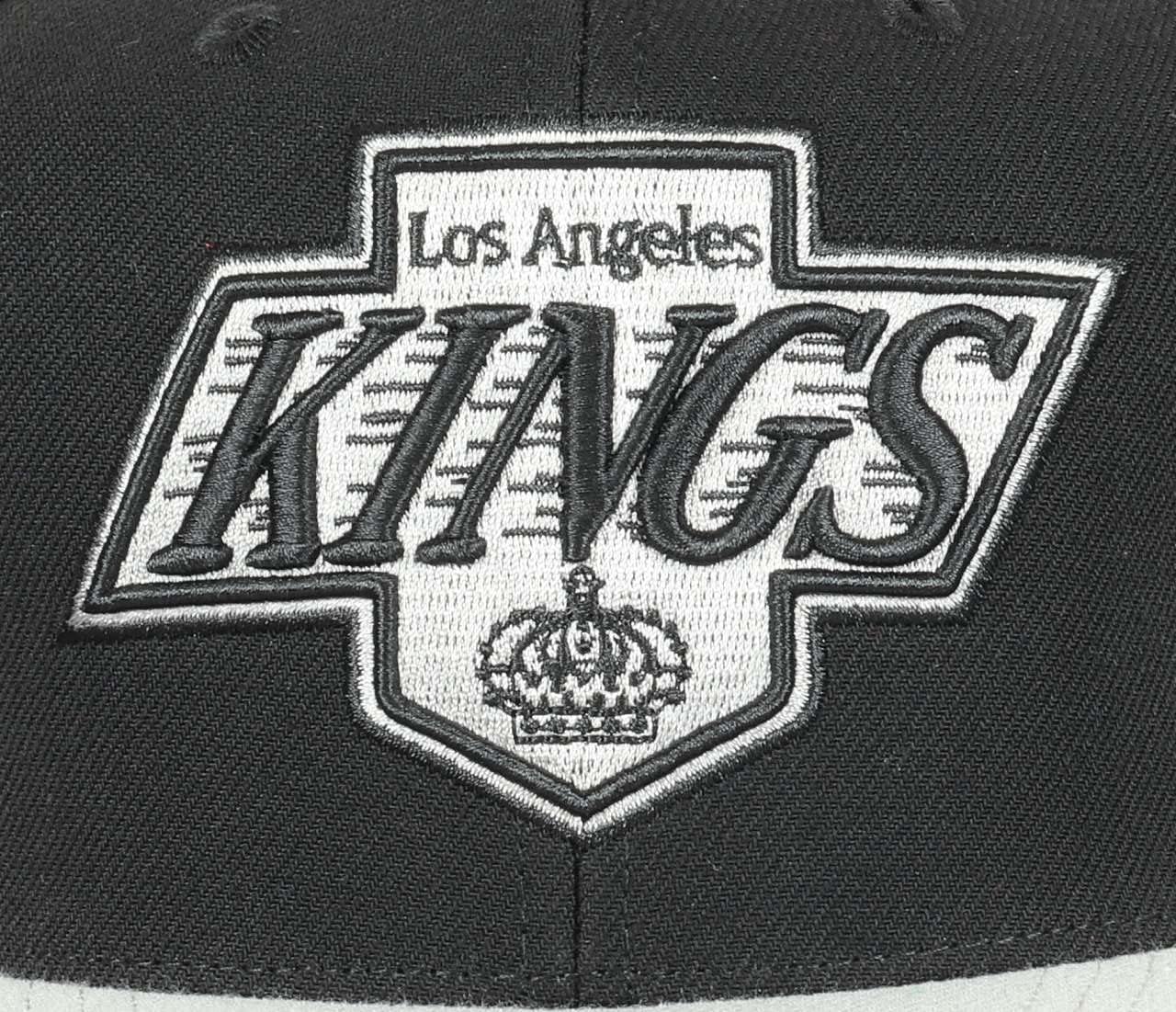 Mitchell & Ness Los Angeles Kings NHL Team 2 Tone 2.0 Snapback Hat Cap - Black/Grey - Image 3
