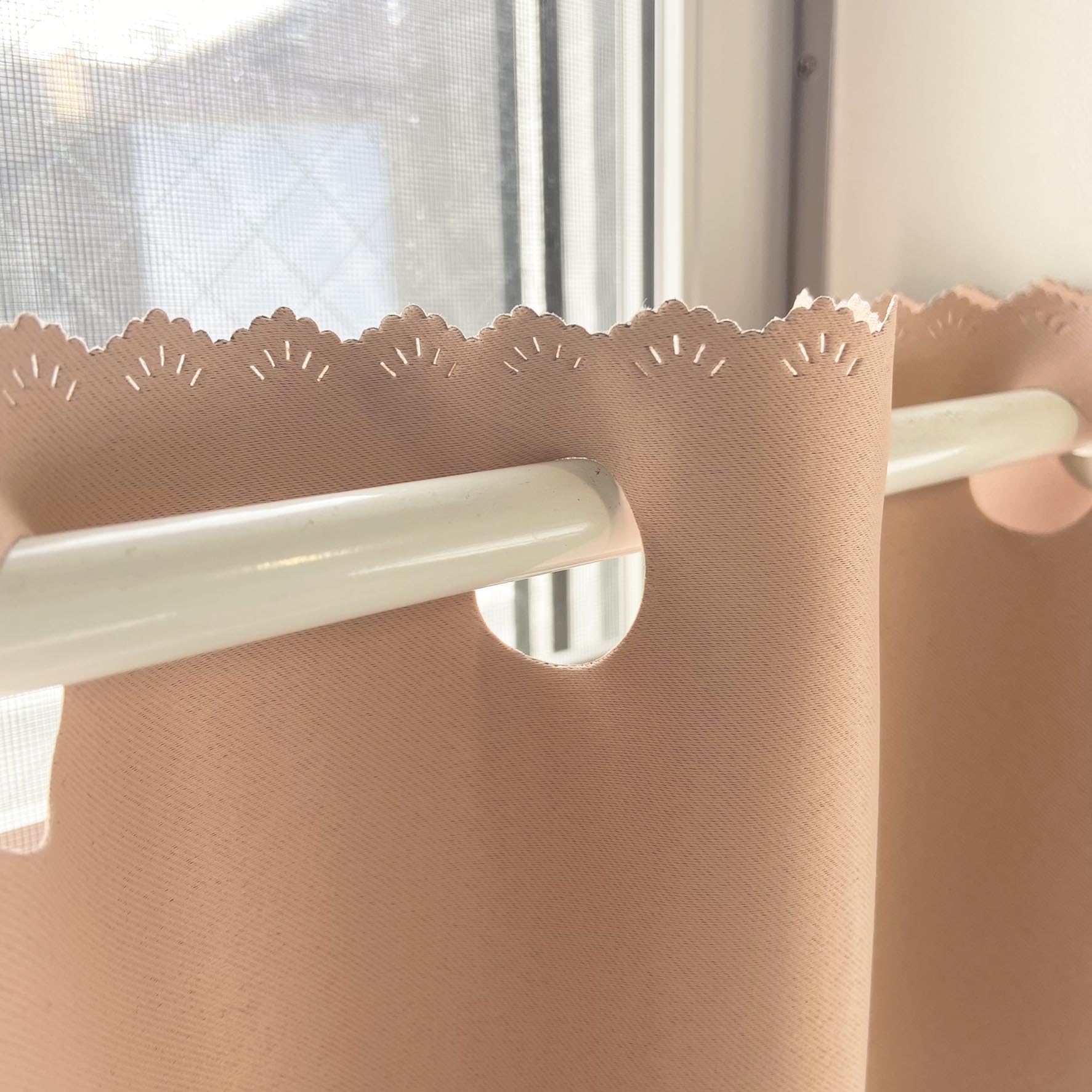 Ezeeカフェカーテン 幅65cm×丈45cm 小窓 出窓 キッチン ネイビー Amazon｜【Ezee】カフェカーテン 遮光1級 小窓 出窓 キッチン