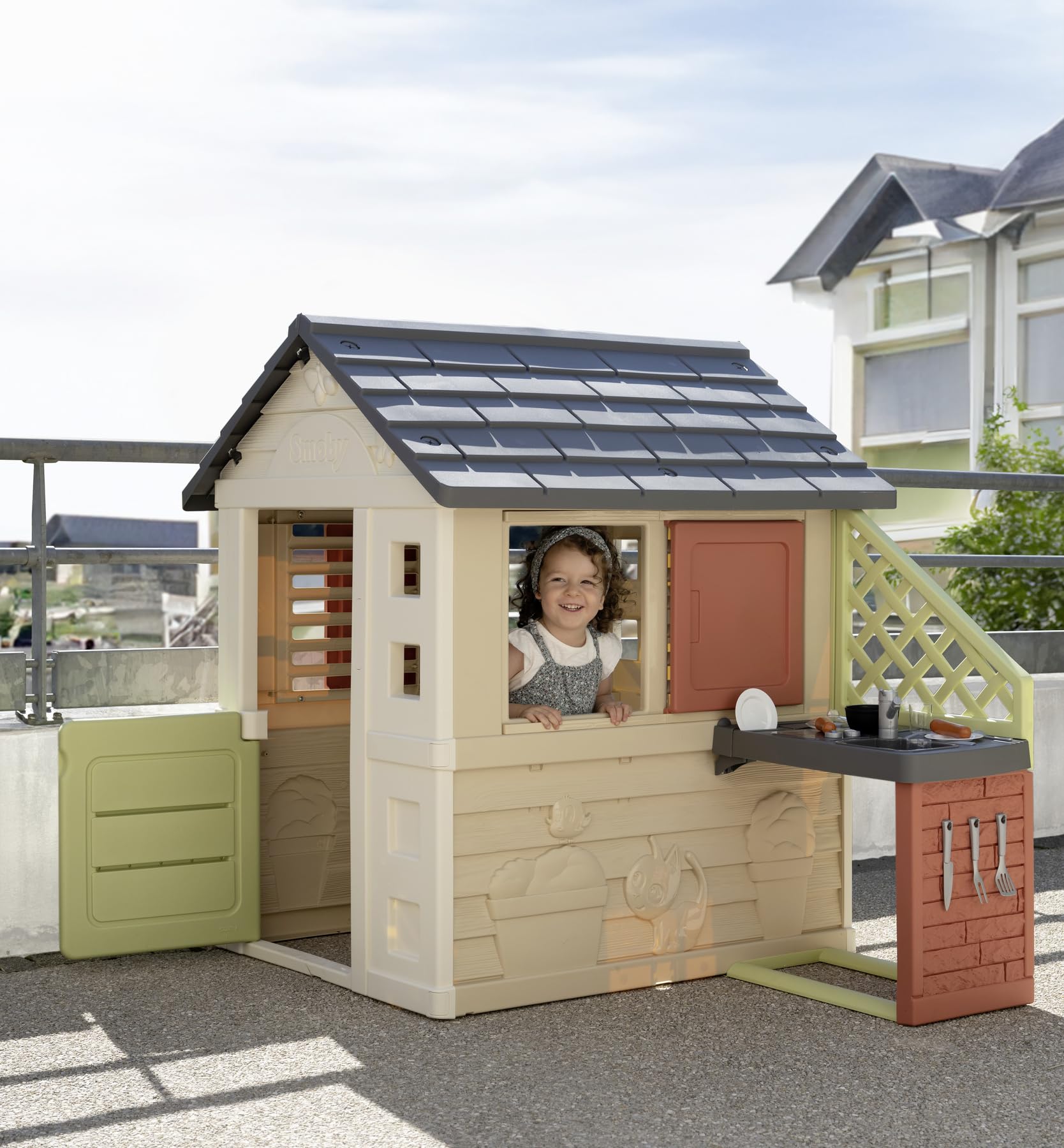 Smoby Life Casa Nature con Cocina de Juguete - Casita Infantil Interior y Exterior - Material Reciclado UV Resistente - A Partir 2 años - Cocina y Accesorios Incluidos - (7600810739)