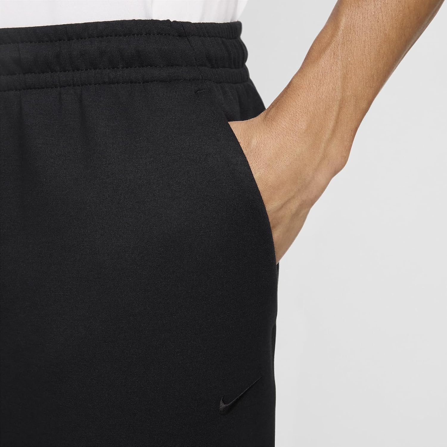 Nike Primary Men's Dri-FIT UV Tapered Versatile Pants (FZ5850-010, Black/Black) Size Large