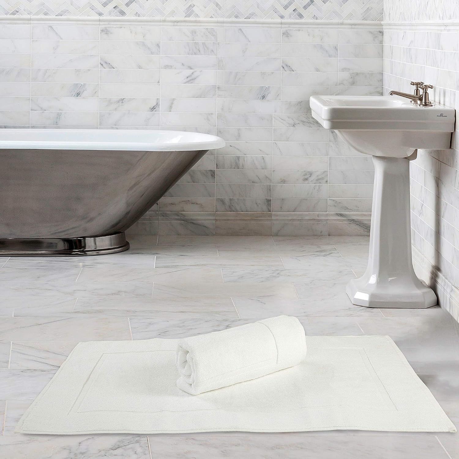 Bliss Casa Premium 100% Ring Spun Cotton Bath Mat, Bathroom Floor Towel Set - Pack of 2 Super Soft & Absorbent Luxury Hotel, Spa, Shower & Bath Tub Floor Mats Machine Washable 32"x20" (White)