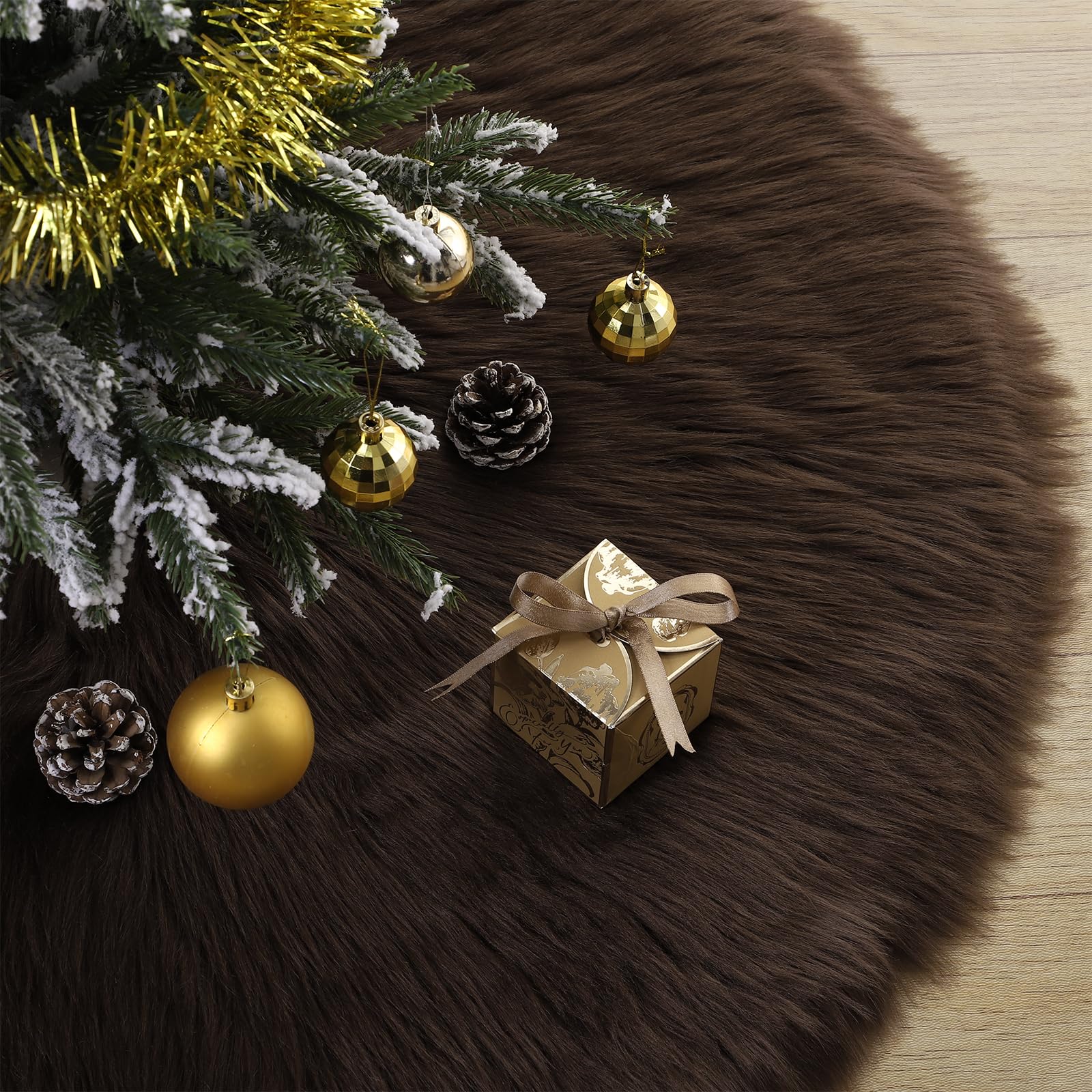 36 Inch Wool Fur Christmas Tree Skirt Thick Plush Brown Tree Skirt Christmas Tree Decoration for Xmas Home Party Holiday Decor