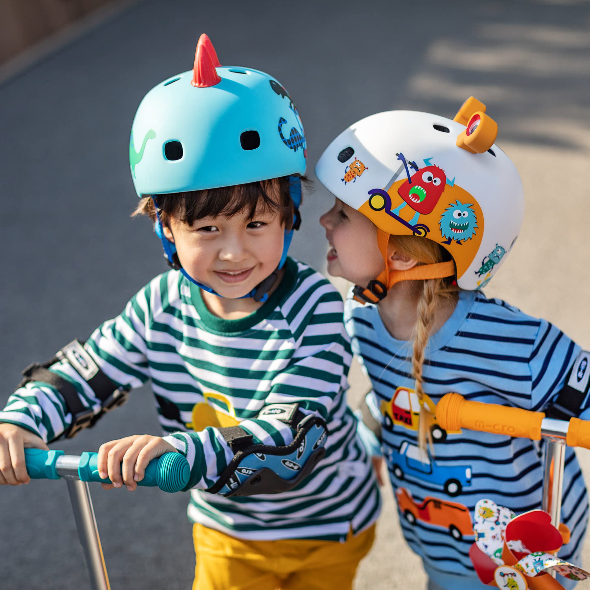 Casco Bambini Dinosauro 3D - Per Monopattino E Skate, Luce LED, Chiusura Magnetica, Taglia S (48-53cm)