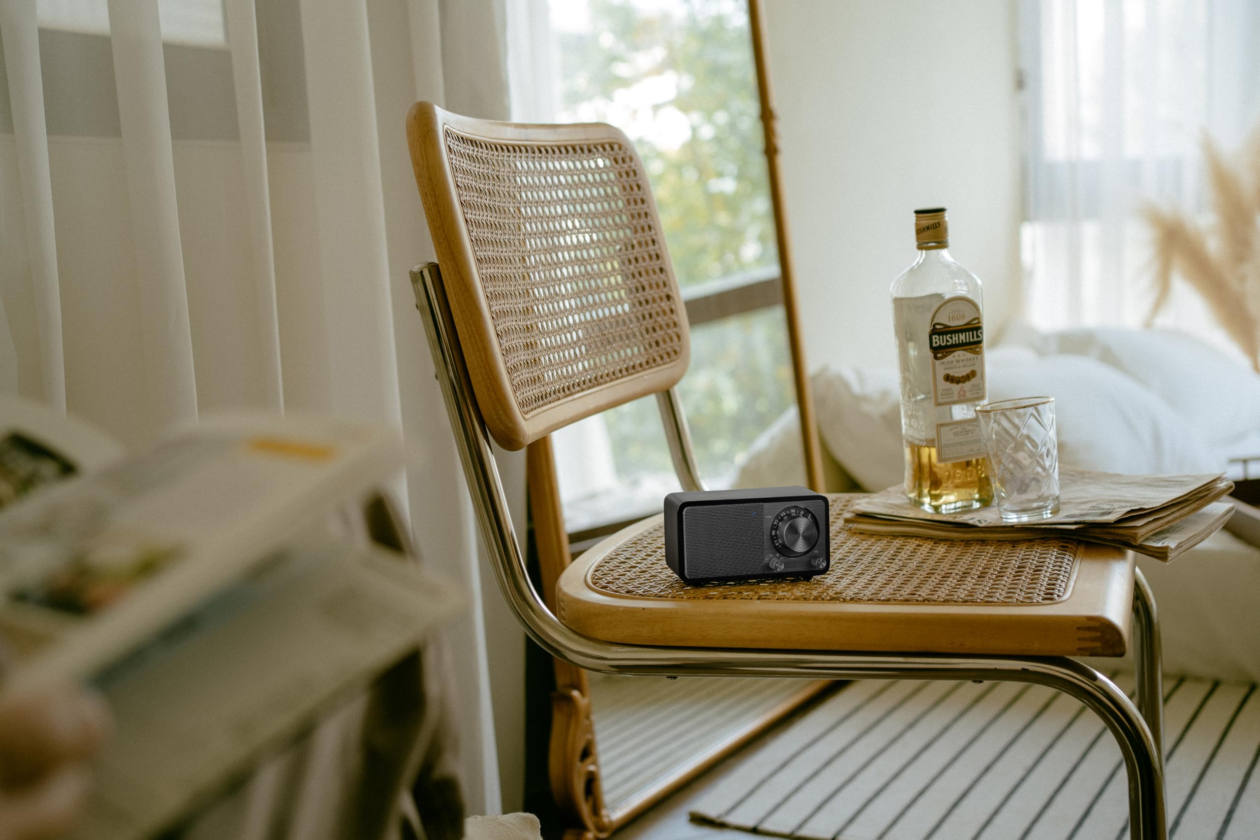 SANGEAN WR-7 Plus (2. Generation) – Kompaktes Retro Radio mit Bluetooth Lautsprecher, FM-Empfang, integriertem Akku, tragbares Design & Echtholz-Gehäuse, Midnight Oak