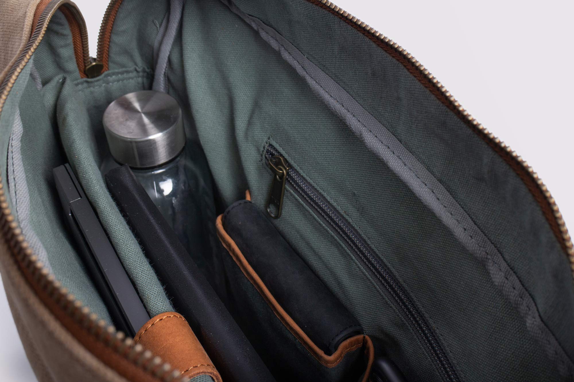 HOLZRICHTER Berlin - Aktentasche für Herren aus Canvas und Echtleder, 30 x 39 x 10 cm, 15" Laptoptasche mit Reisverschluss, Briefcase handgefertigt, No 1-2