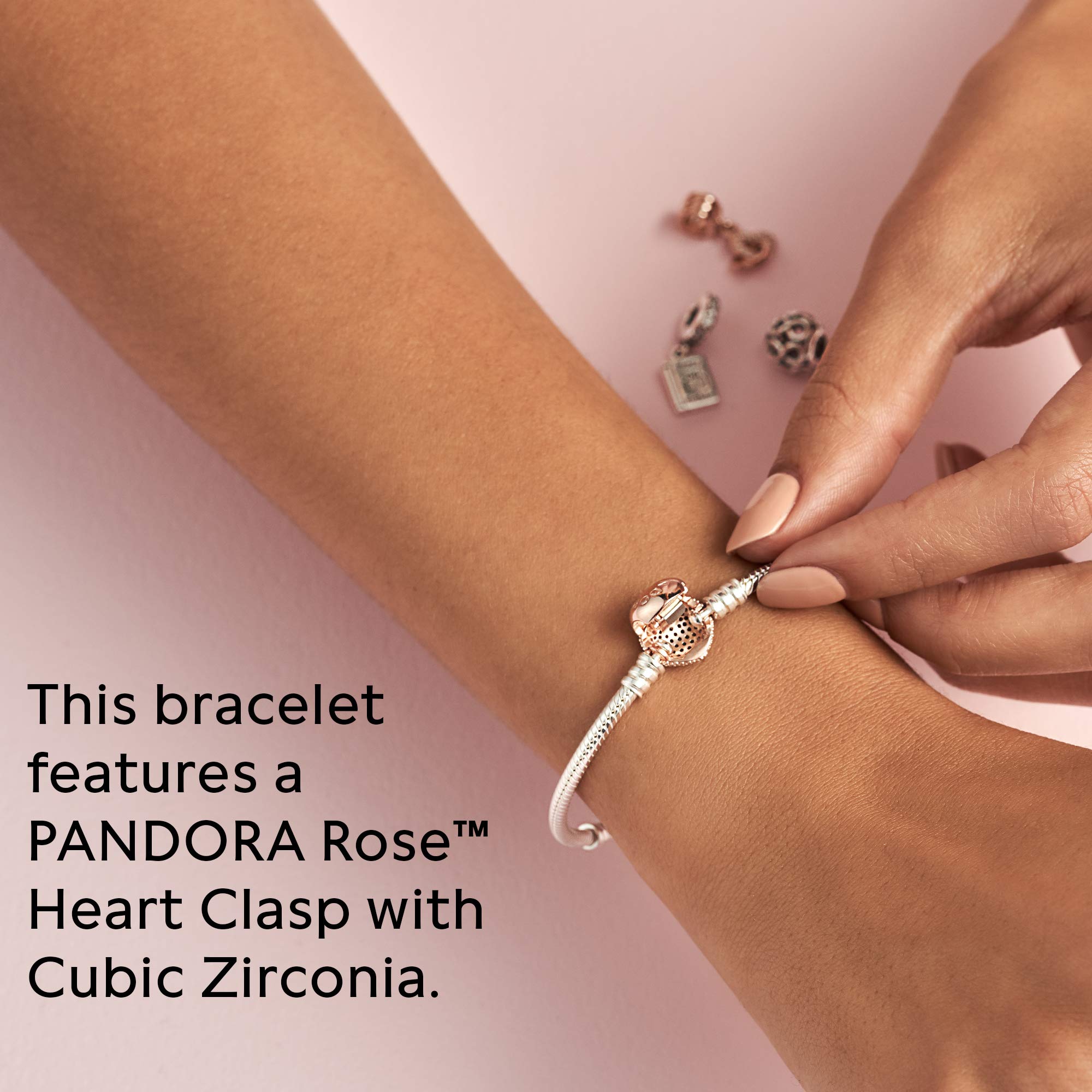 Pandora Moments 590727CZ bransoletka z ogniwami węża, z zapięciem w kształcie serca, ze srebra wysokiej próby, z cyrkoniami, kompatybilna z bransoletkami Pandora Moments, Srebro szterlingowe