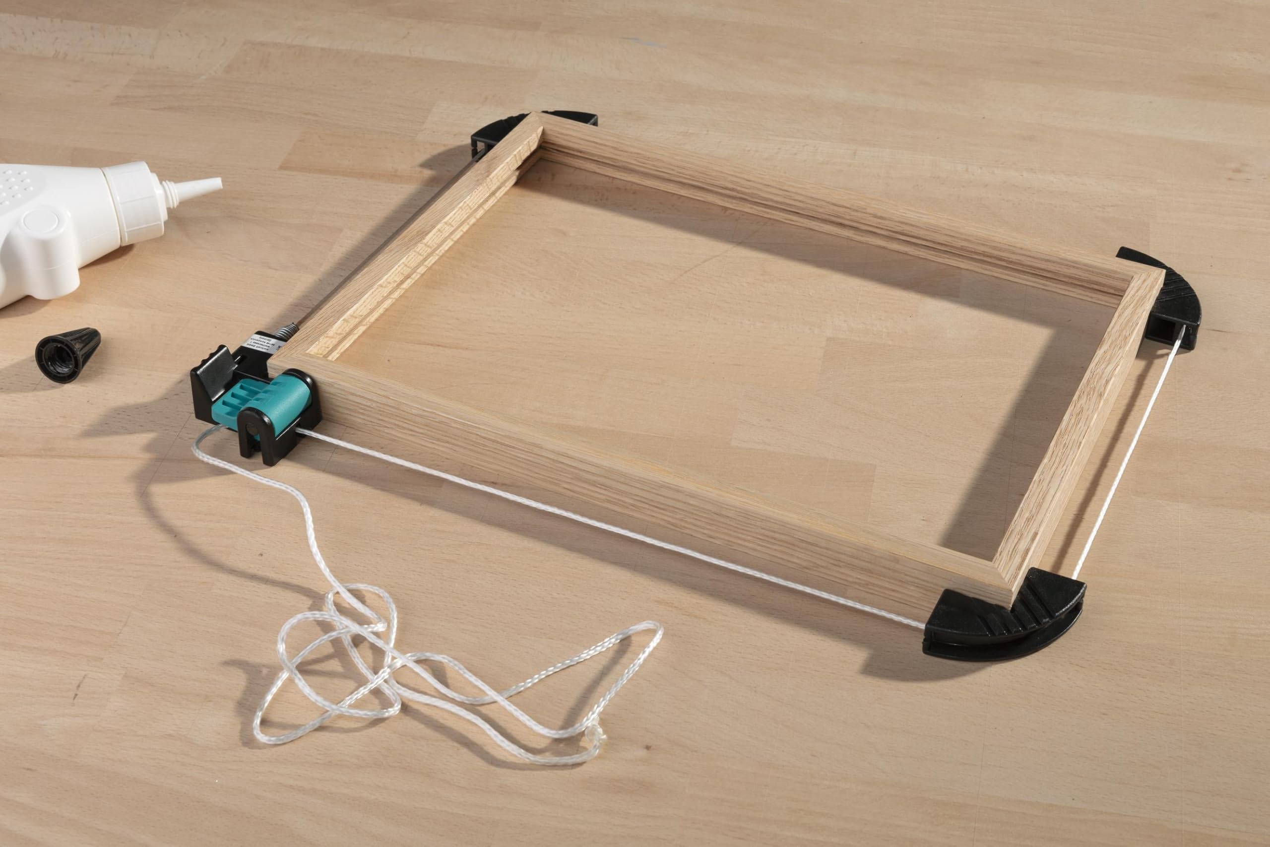 wolfcraft Cord clamp I 3417000 I The quick clamping aid for gluing picture frames, small items of furniture, etc.