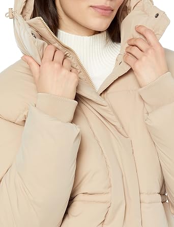 Amazon Essentials Women's Short Waisted Puffer Jacket (Available in Plus Size)