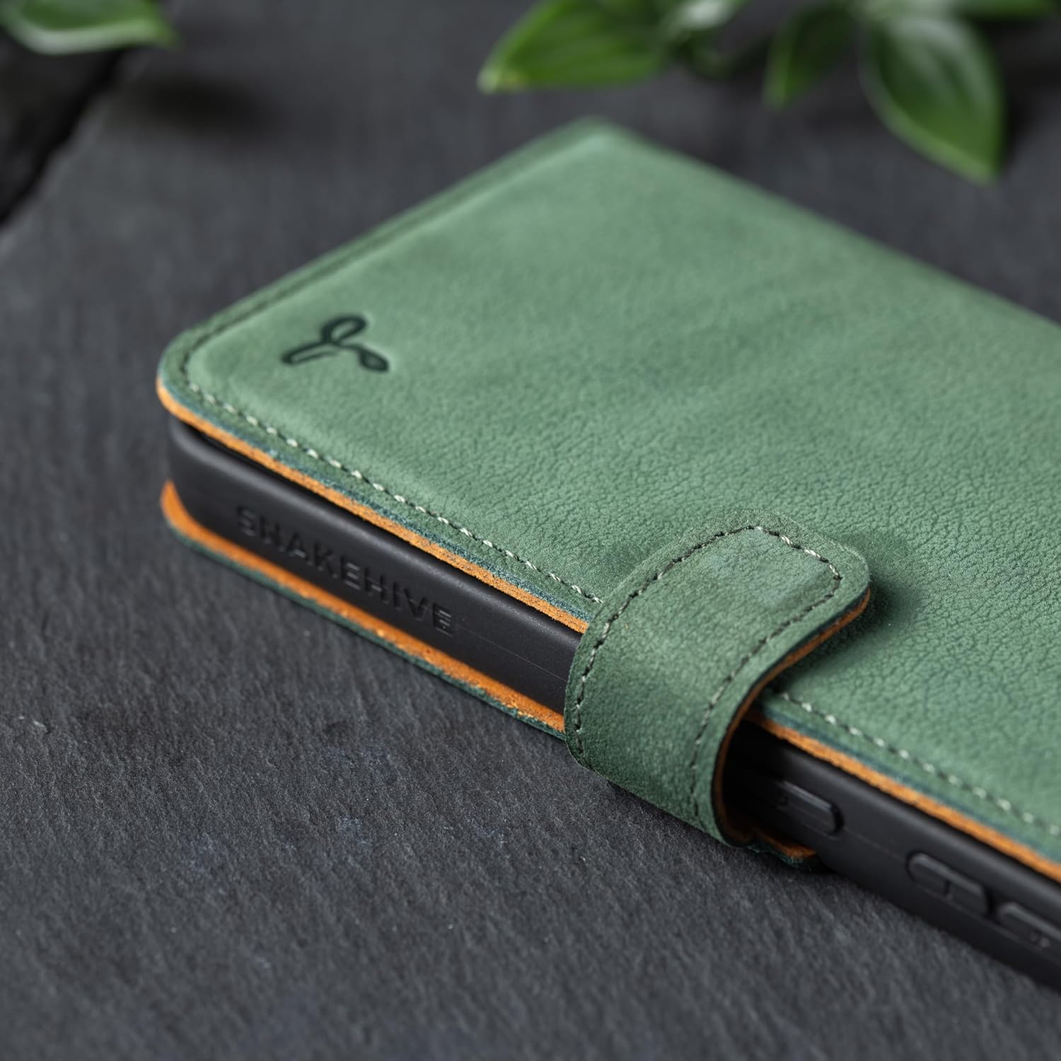 Snakehive Genuine Leather Wallet Case for Samsung Galaxy S26 – Flip Cover with Card Slots & Stand (Green)