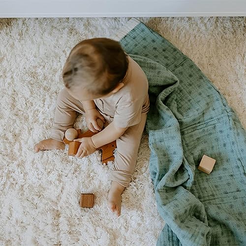 Vista 126 de Little Unicorn - Colcha para recién nacido, tela de muselina ultrasuave de varias capas, regalo para recién nacidos y para usar en cualquier lugar