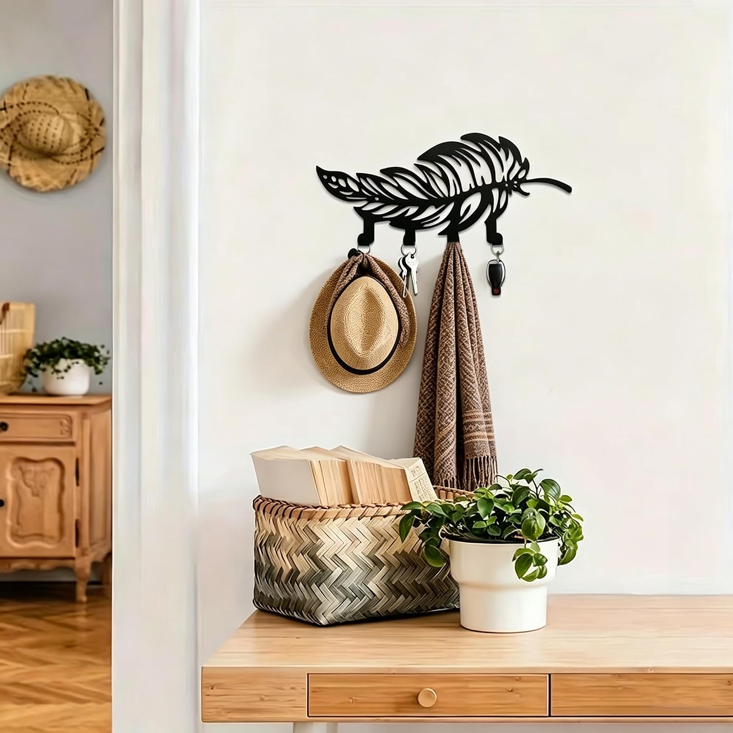 Feather Metal Wall Mounted Key Holder for Wall Decorative Key Rack Hanger with 4 Hooks,Decorative Iron Art Towel Coat Hook Wall Art Decor for Kitchen Entryway Bedroom Bathroom Door