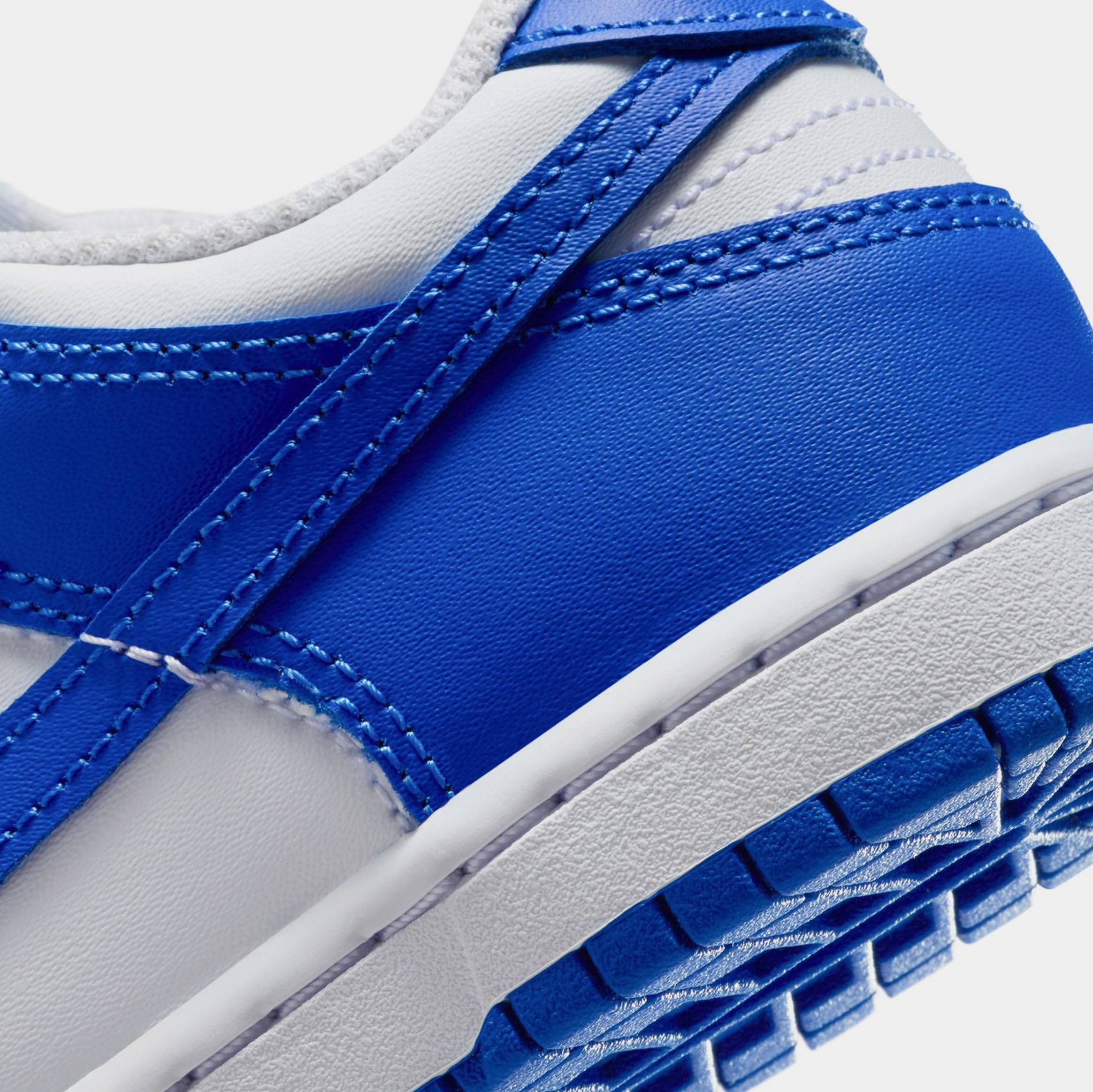 Dunk Low Preschool Scarpe da basket (bianco/Hyper Royal/Hyper Royal) (FB9108-131, blu/bianco)