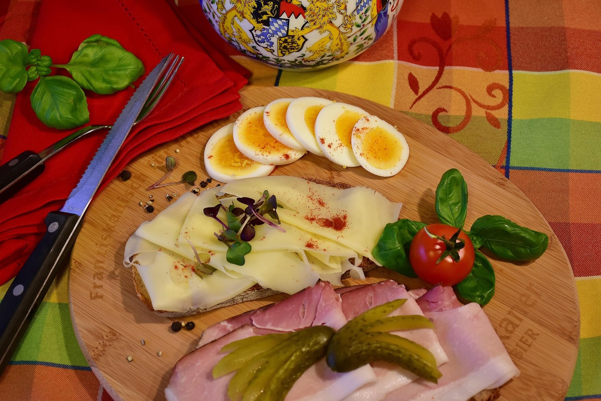 Hausmacher Wurstpaket Brotzeit Set | Leberkäse | Kalbfleisch-Leberwurst geräuchert | Bierschinken | Teewurst | Käse 975 g