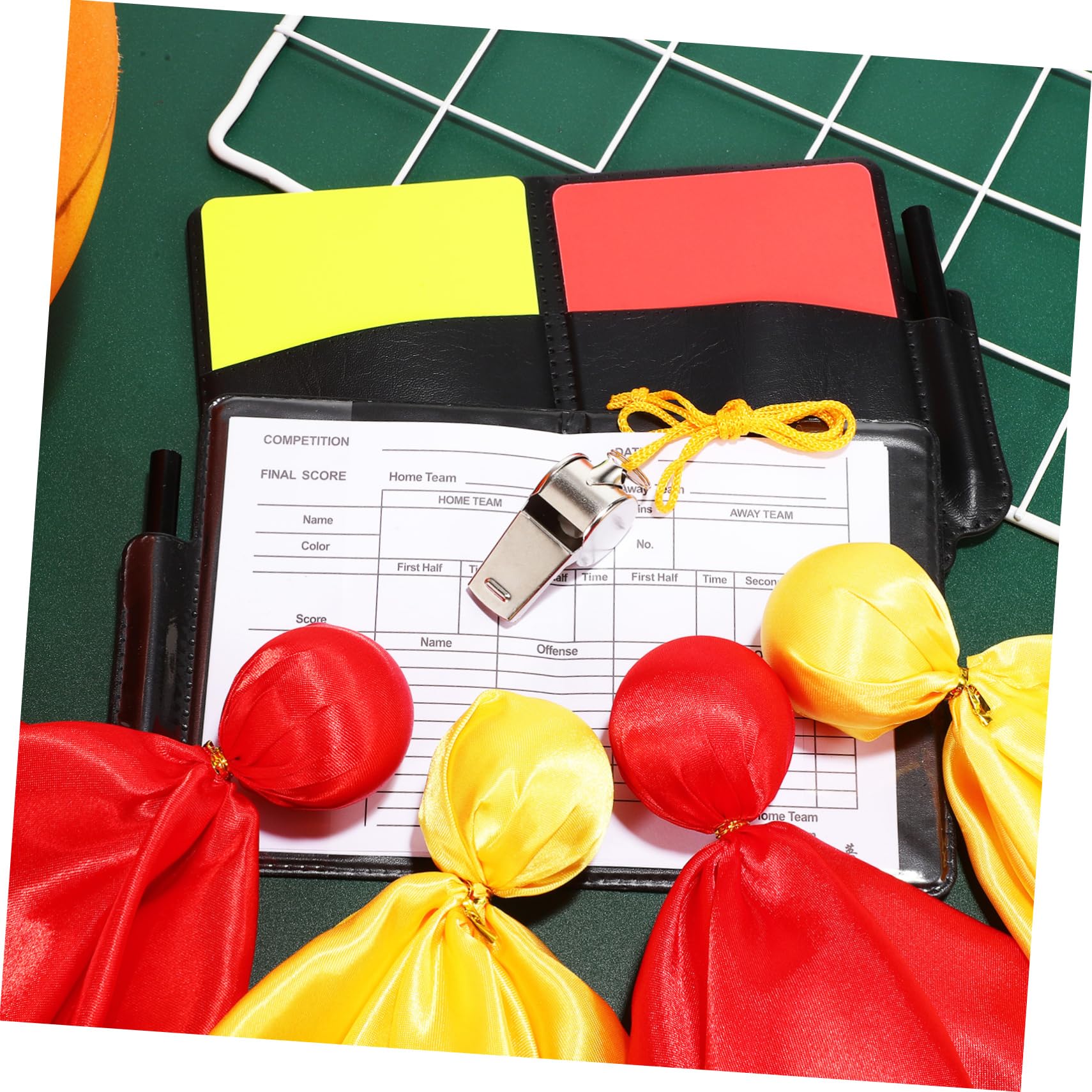 UPKOCH 3 Set Carte da Giudice Sportivo Arbitro Bandiere Calcio Carte di Arbitro di Calcio arbitri fischietti con Cordino fischi dell'arbitro Accessorio Arbitro Poliestere