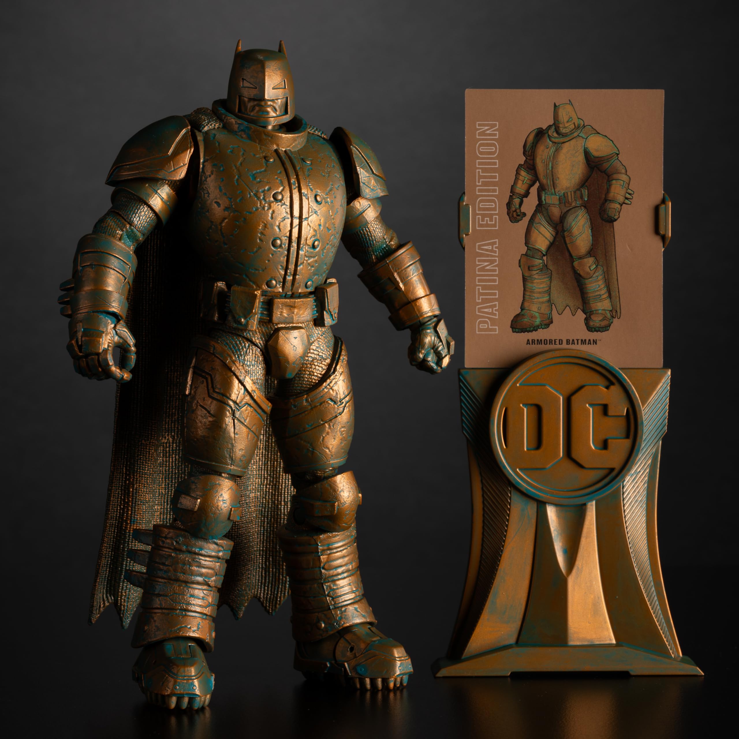 DC Multiverse Armored Batman (The Dark Knight Returns) Patina Edition Figurka akcji 17,8 cm Złota Etykieta McFarlane Zabawki