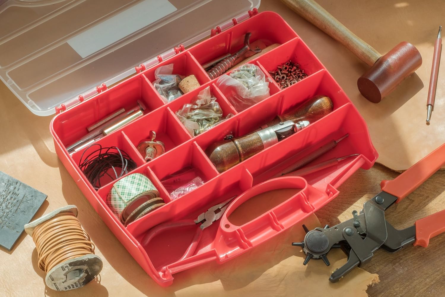 SE Red Organizer with 17 Compartments and Removable Dividers for Crafts, Tools, and Hobby Storage - 87118DB
