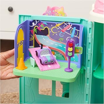 Gabby's Dollhouse, Carlita Purr-ific Play Room with Carlita Toy Car, Accessories, Furniture and Dollhouse Deliveries, Kids Toys for Ages 3 and up