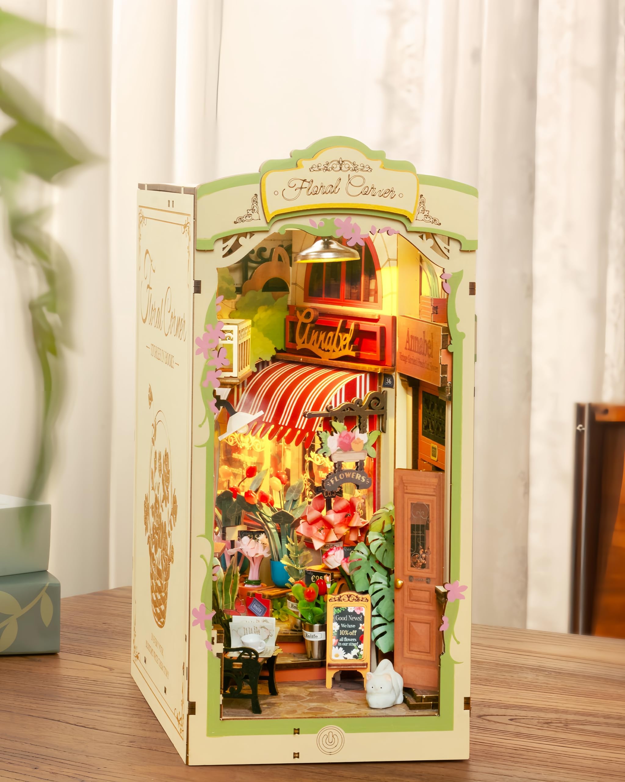 ROWOOD Book Nook Kit Coin Fleuri, DIY Booknook pour Adultes, Maquette en Bois A Construire avec Lumière LED Et Panneau Anti-poussière, Décoration D'intérieur Et Cadeaux Créatifs pour Noël