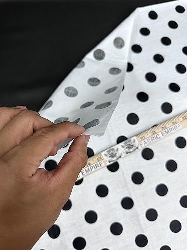 Miniatura 5 de Tela de polialgodón con estampado de lunares, fondo blanco y negro, 60 pulgadas de ancho, vendido por The Yard