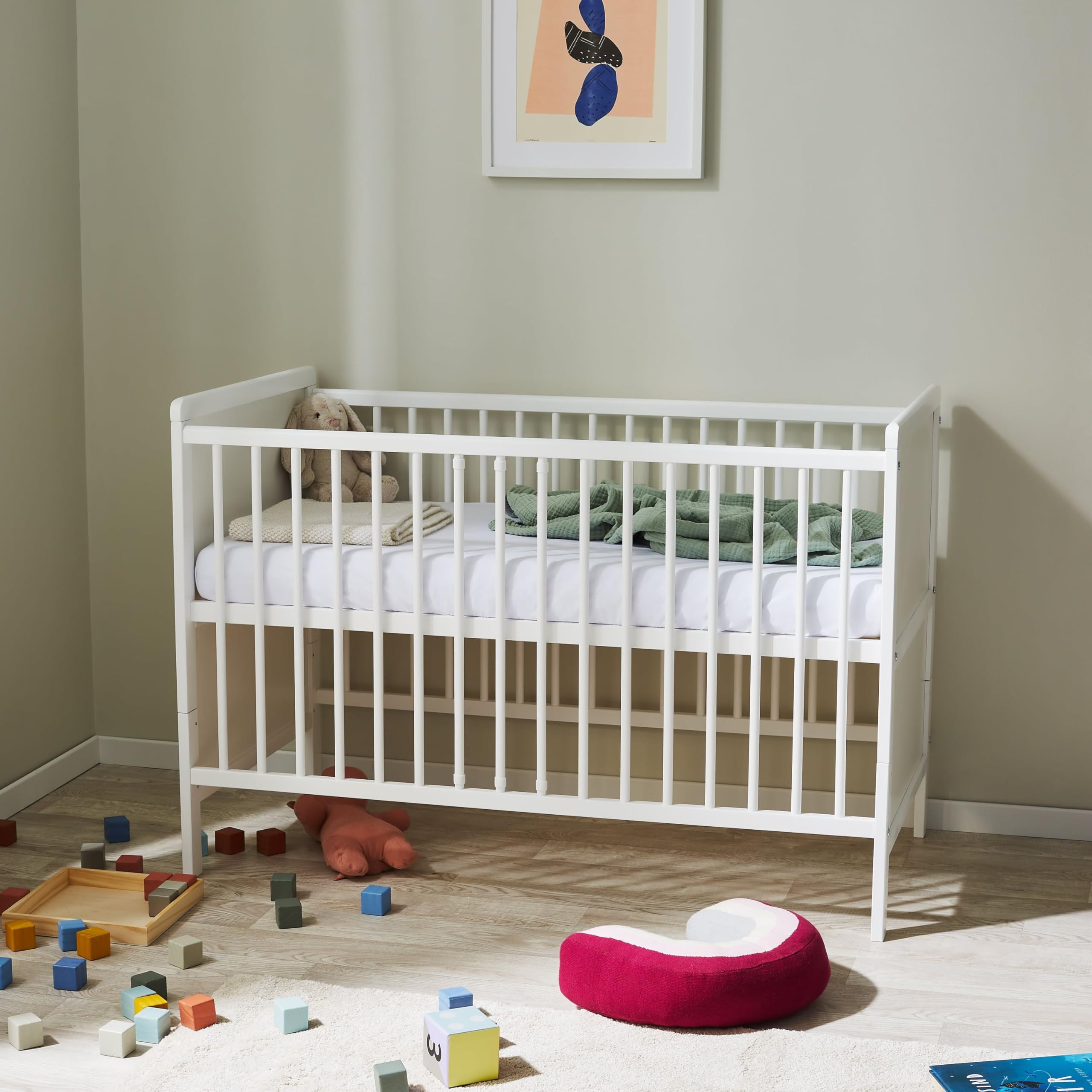 Kids Collective Lettino trasformabile in lettino per bambini 60x120 con materasso, rete a doghe e protezione anticaduta in legno massiccio 120 x 60 | bianco, molto stabile Prodotto in Europa