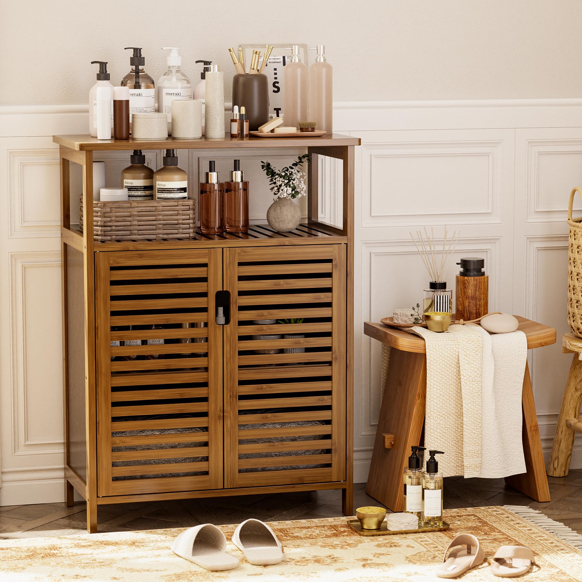 HITNET Mueble Baño Bambu, Armario Bajo Baño Auxiliar, Gabinete de Almacenamiento Independiente con Doble Puerta y Compartimentos Abiertos, para Sala de Estar, Cocina, Entrada, Nogal