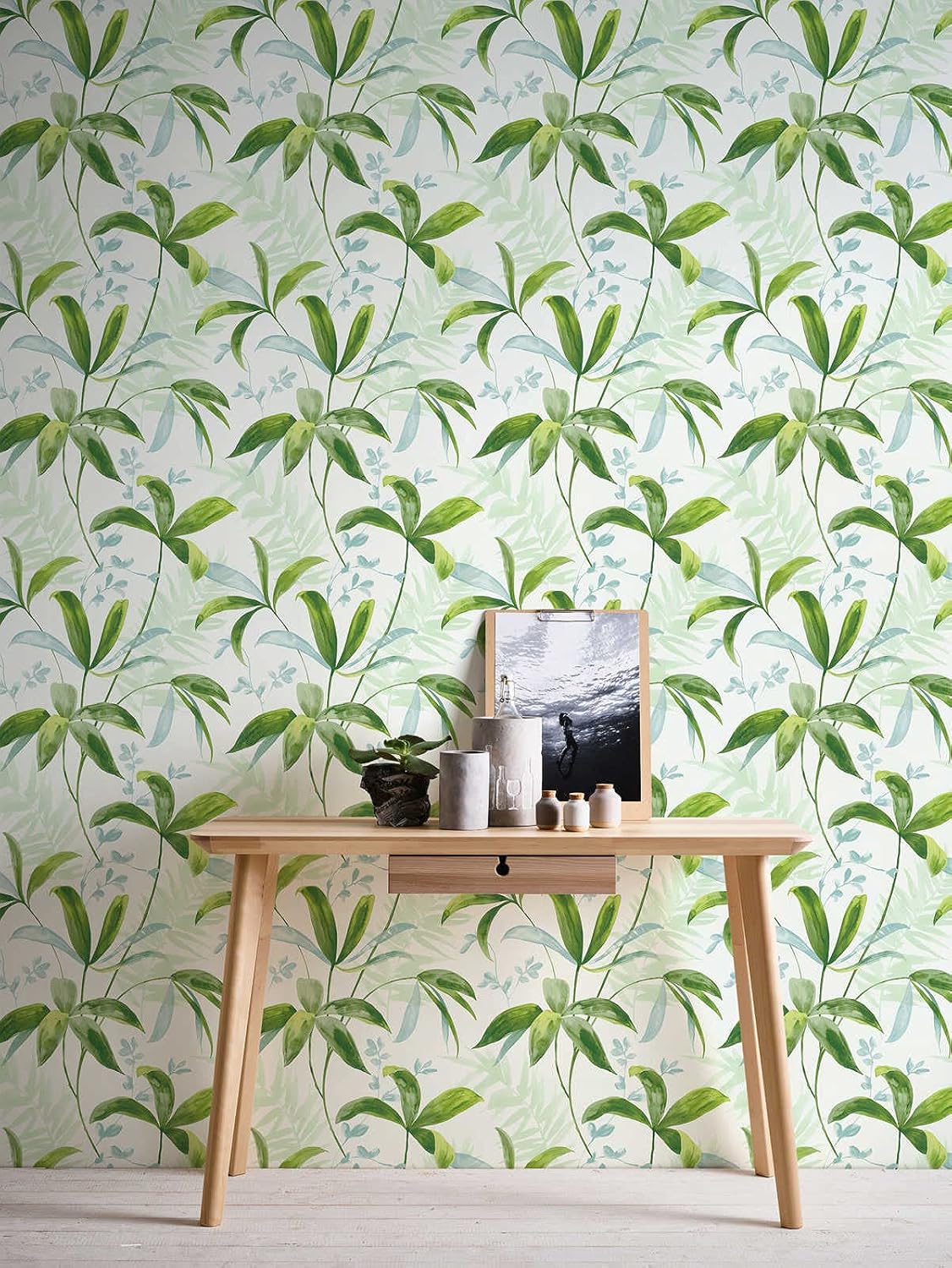 Architects Paper Jungle Wallpaper Jungle Chic Non-Woven Wallpaper 10.05 m x 0.53 m Green White Made in Germany 377041 37704-1