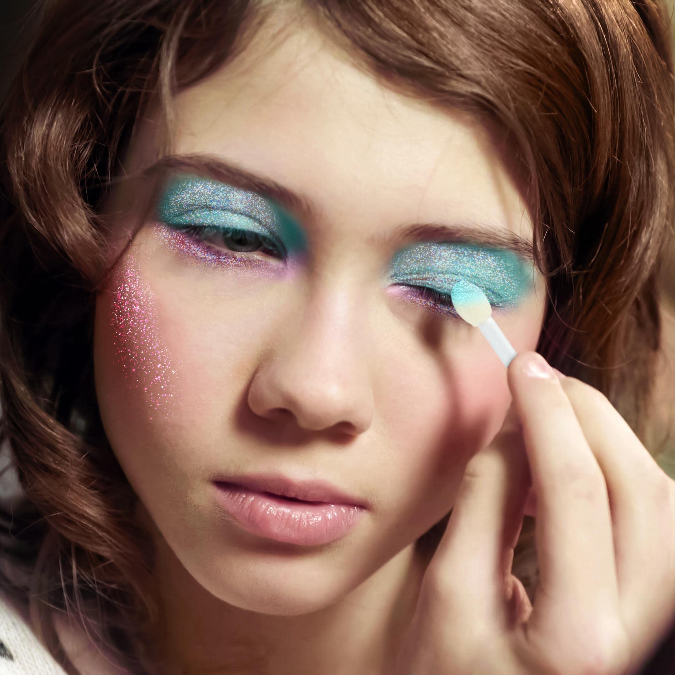 Paleta de maquillaje The Sweet Life Glisten & Glitter Paleta de sombra de ojos de 10 colores y rubor de maquillaje, juego de belleza novedoso, plegable compacto con espejo, lavable, no tóxico 7