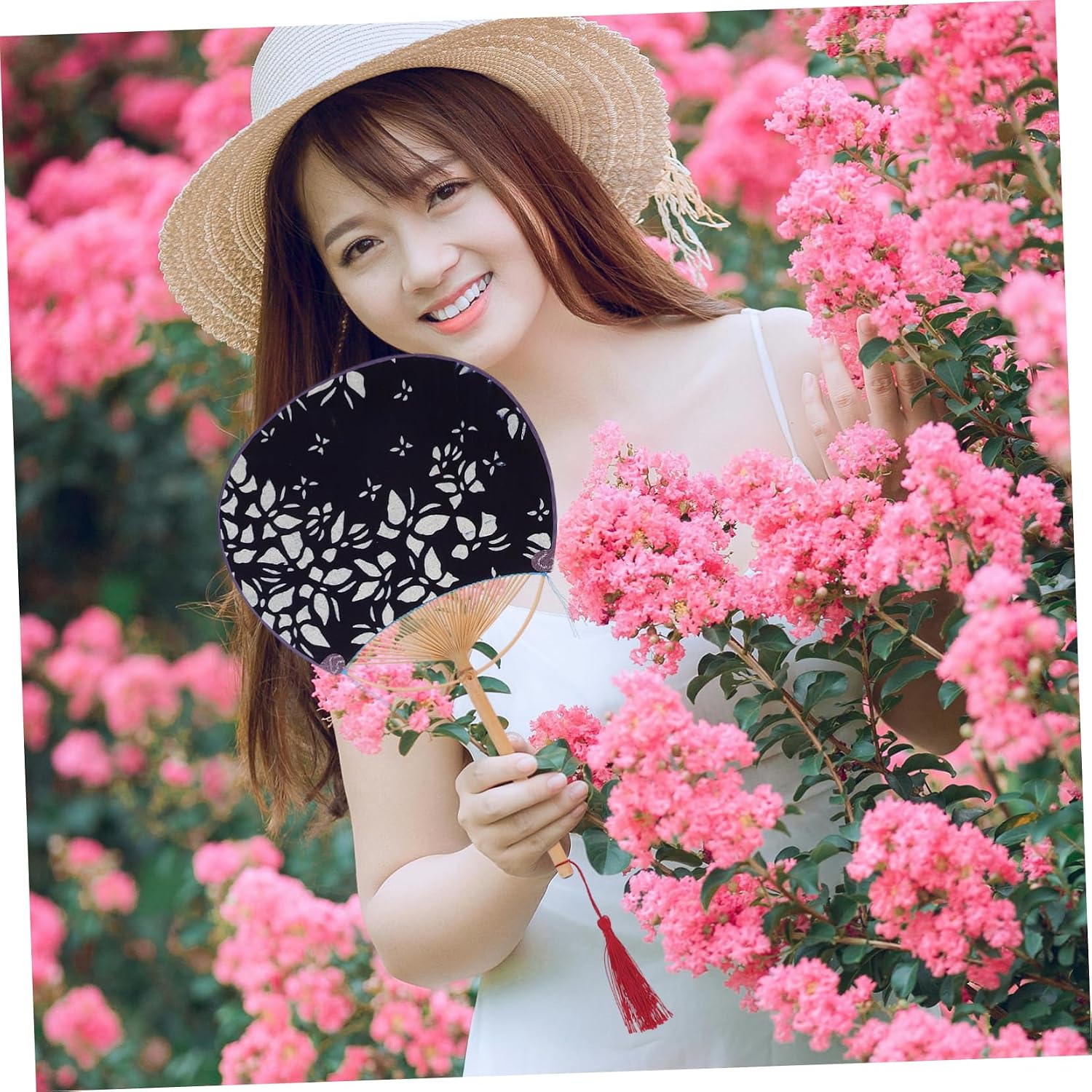 Chinese Style Circular Hand Fan, Bamboo Cloth Round Fan with Tassel